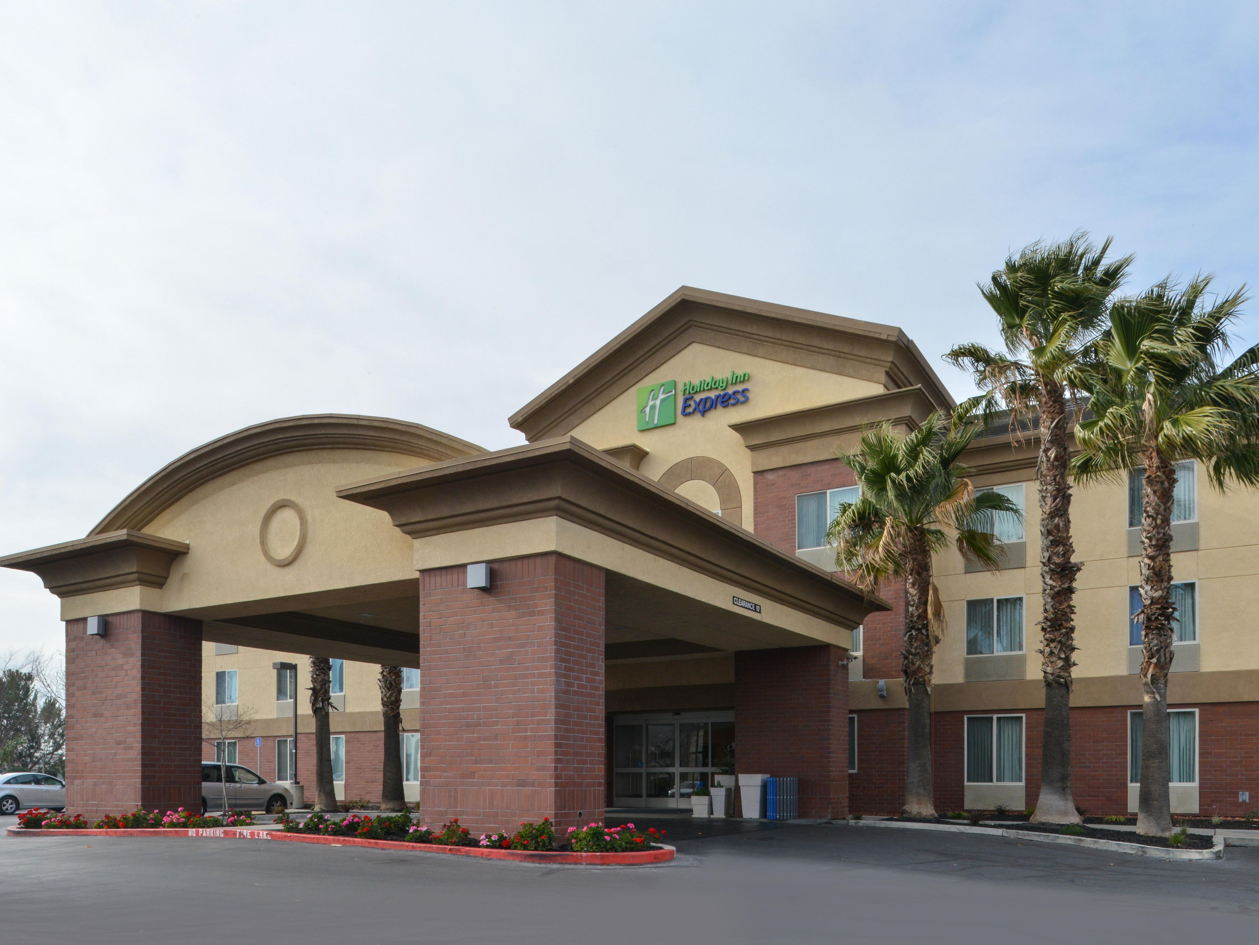 Sacramento Airport Holiday Inn Express Woodland Exterior