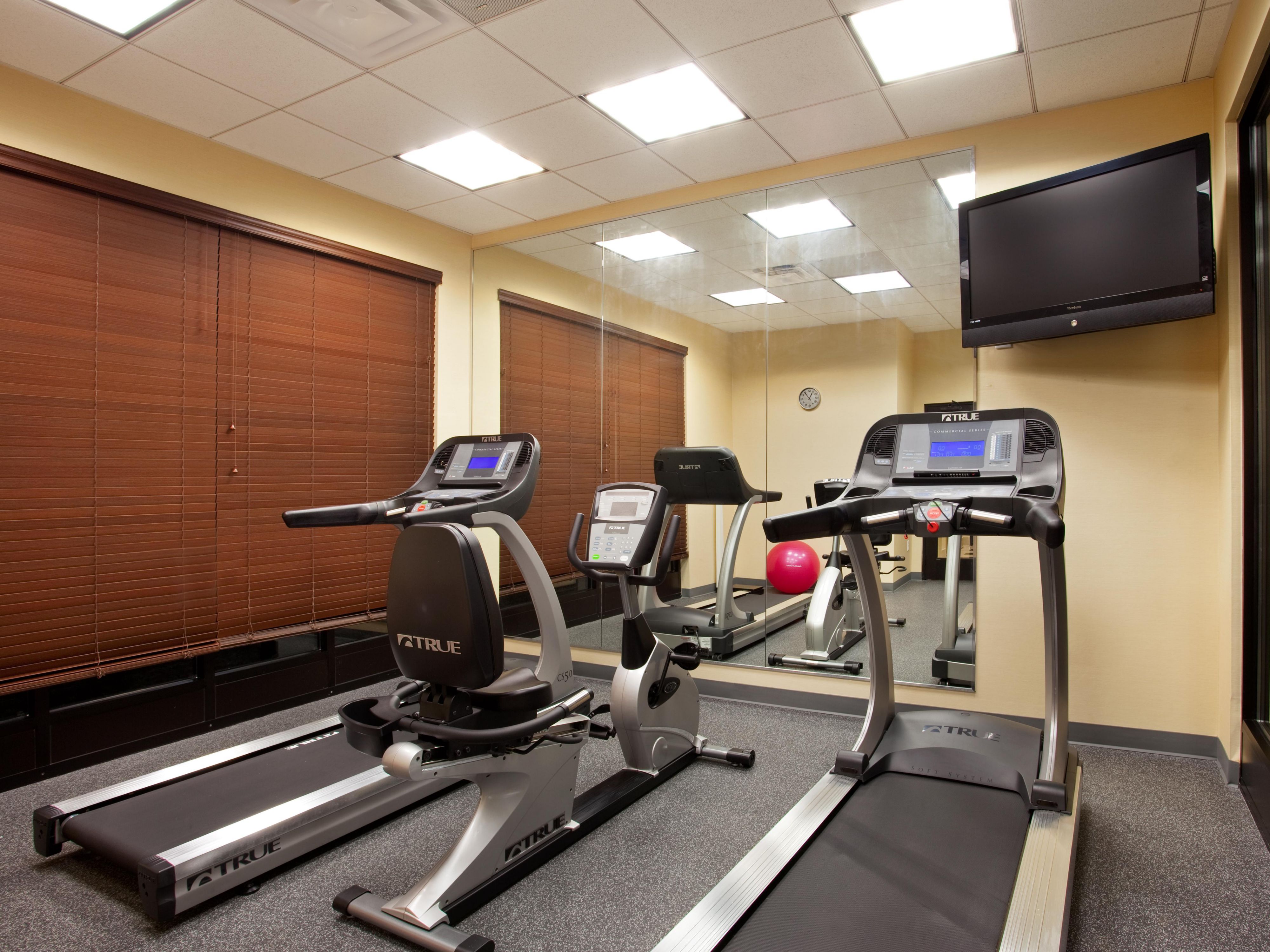 Stay active in our all‑new fitness center equipped with state‑of‑the‑art cardio and strength equipment. Whether you prefer an invigorating morning workout or like to work off stress at the end of the day, our 24-hour Fitness Center is available around the clock and provides a comprehensive and rewarding workout experience.