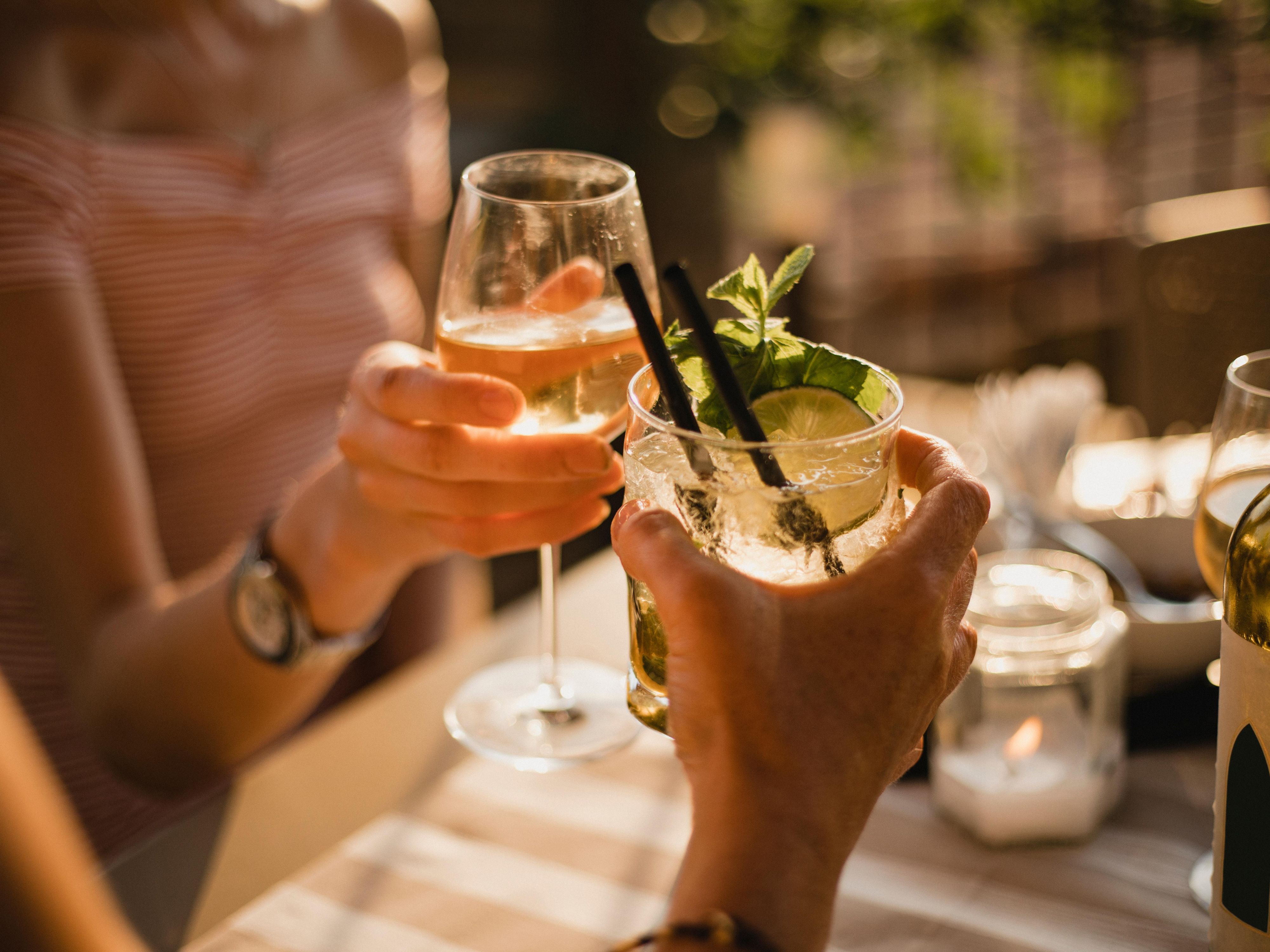 Unwind at Kem's Restaurant & Lounge with our Happy Hour, Monday to Friday from 4:00 PM -7:00 PM! Enjoy refreshing drink specials and savor half-off appetizers in a relaxed atmosphere. Whether you're wrapping up a busy day or catching up with friends, Kem's is the perfect spot to kick back and enjoy great flavors.