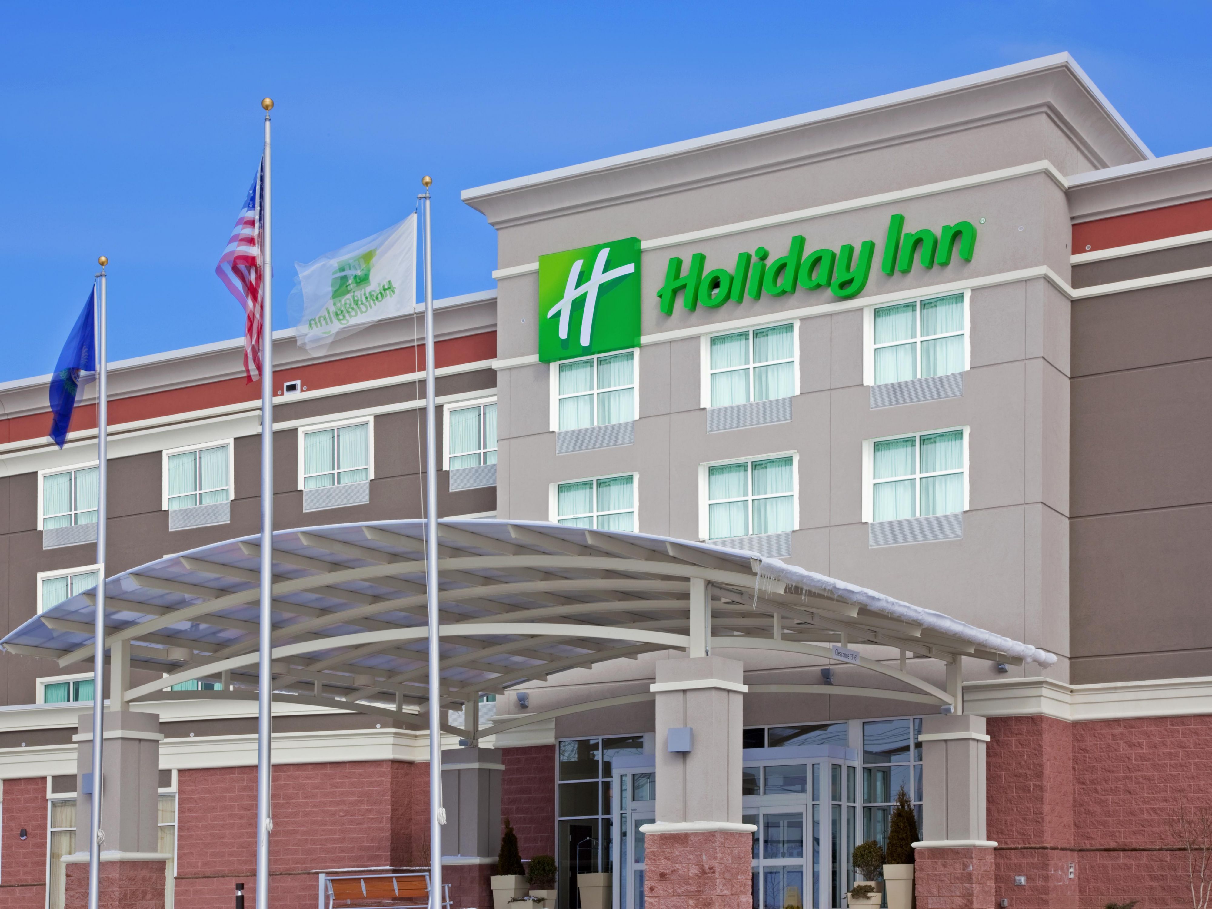 Best hotel to stay few minutes away from CVG Airport.