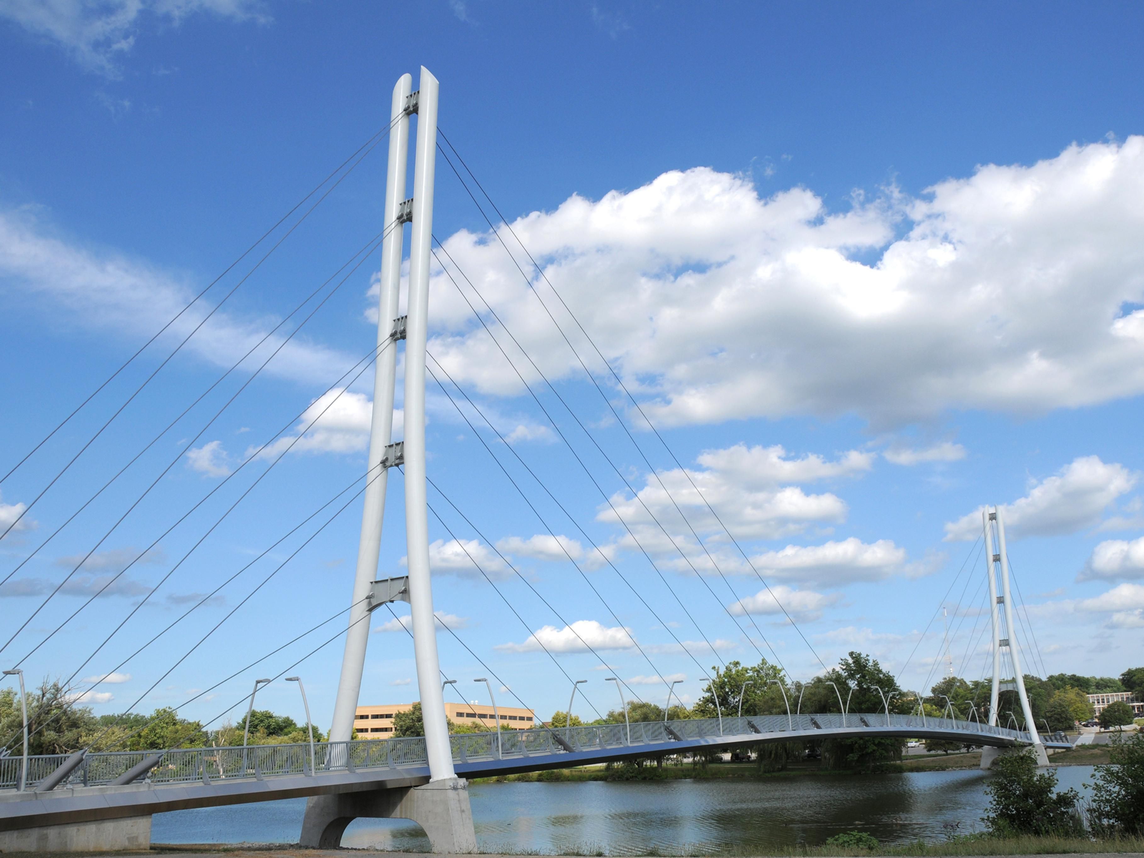 Sweetwater is the world's leading music technology and instrument retailer and located minutes from the hotel. The 40,000 sf on site store is the largest music store in the U.S. The company sells everything from guitars to recording software to live sound and lighting gear, while maintaining world-class recording studios and performance facilities.