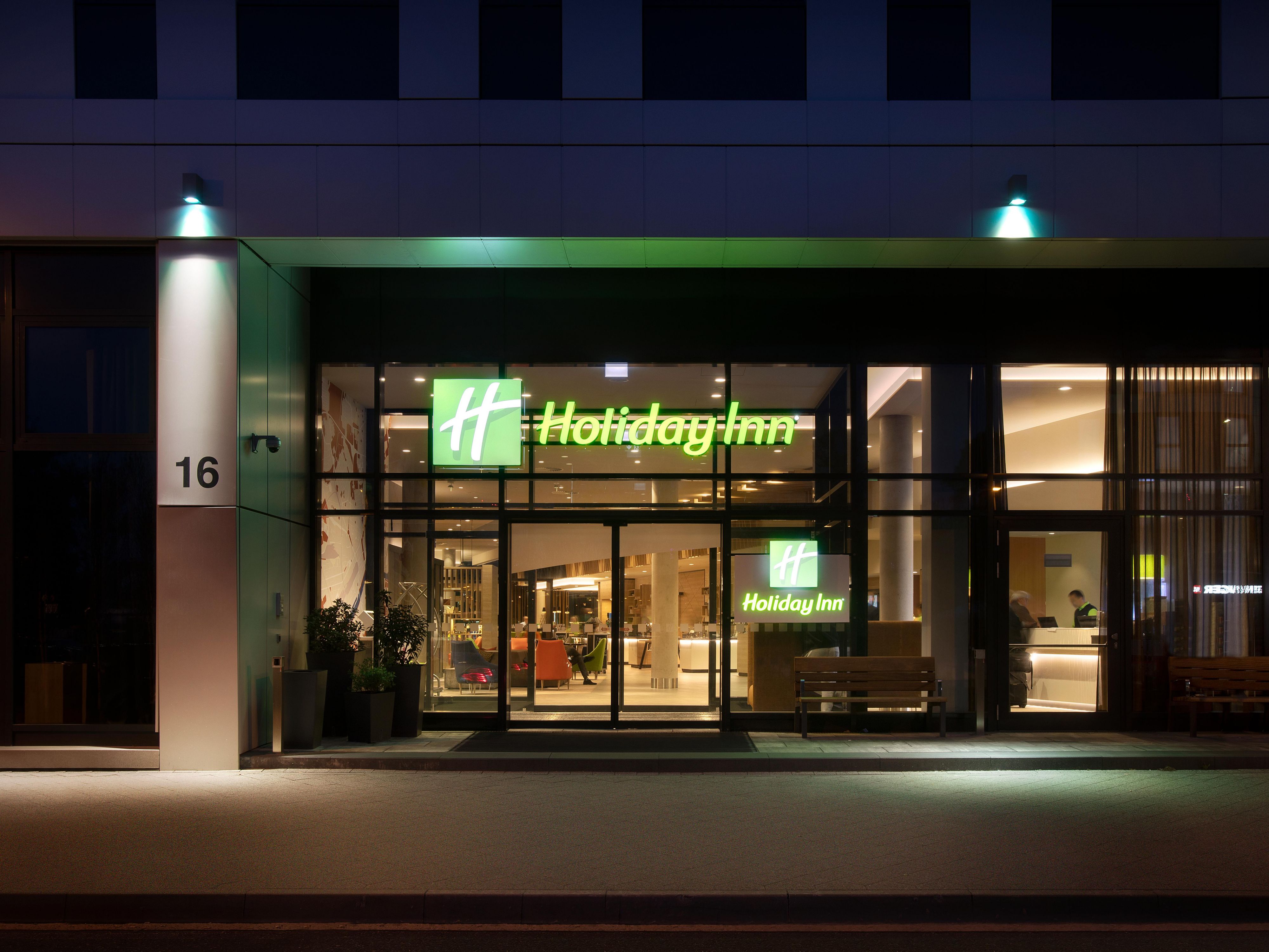 Discover vibrant attractions near Frankfurt Airport! Just a short ride to Frankfurt's city center, explore iconic landmarks like Römer Square, St. Bartholomew's Cathedral, and the picturesque Old Town. Sports fans can visit Deutsche Bank Park for thrilling matches and events. Enjoy a perfect blend of culture, history, and entertainment close by!