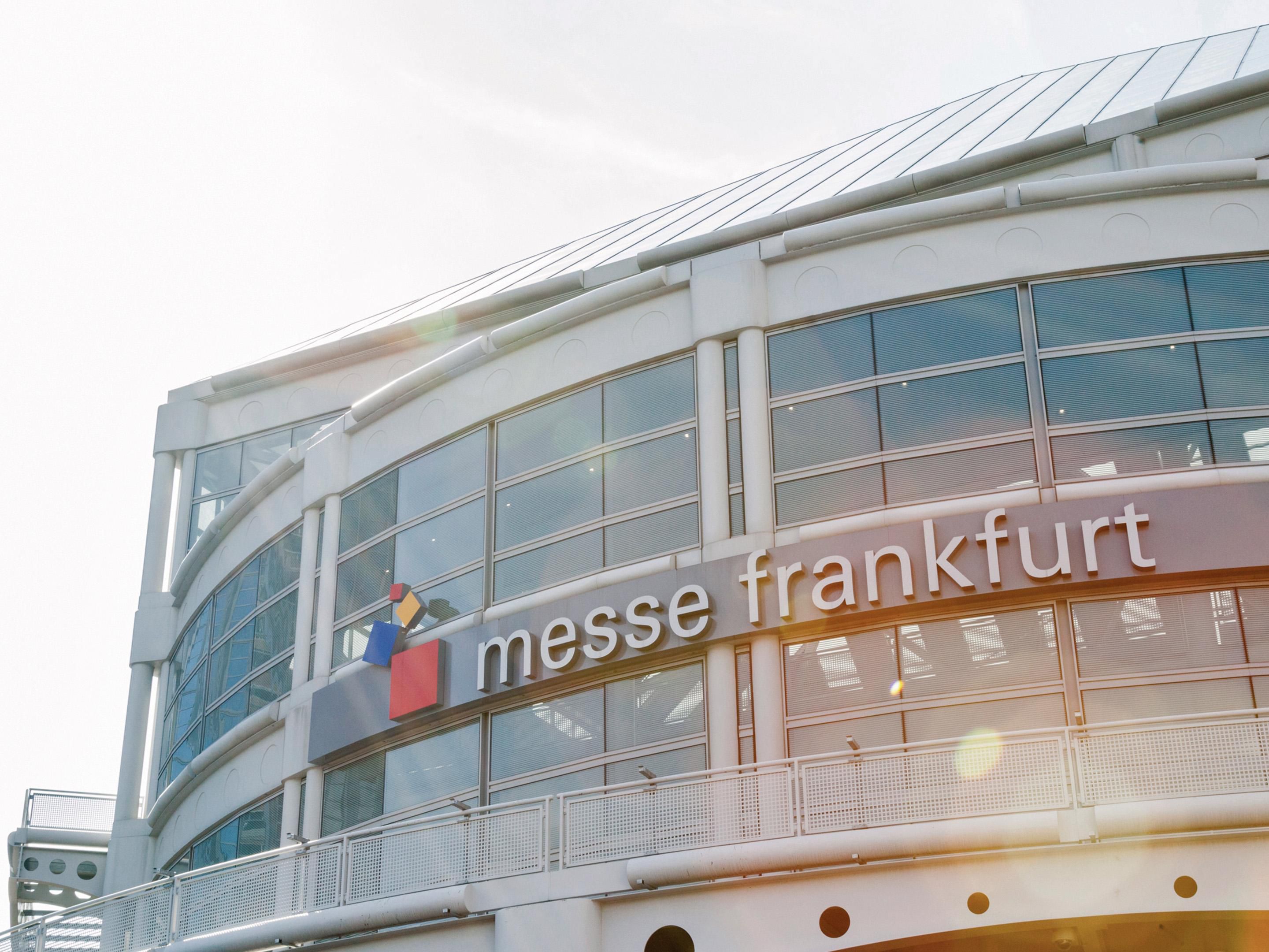 Stay in comfort at your next Frankfurt Conference at our conveniently located Holiday Inn. We have easy access to the Frankfurt Trade Fair district by walking, car and public transport. We are also ideally located for access to both Messa Frankfurt, Frankfurt City Centre and major transport hubs.