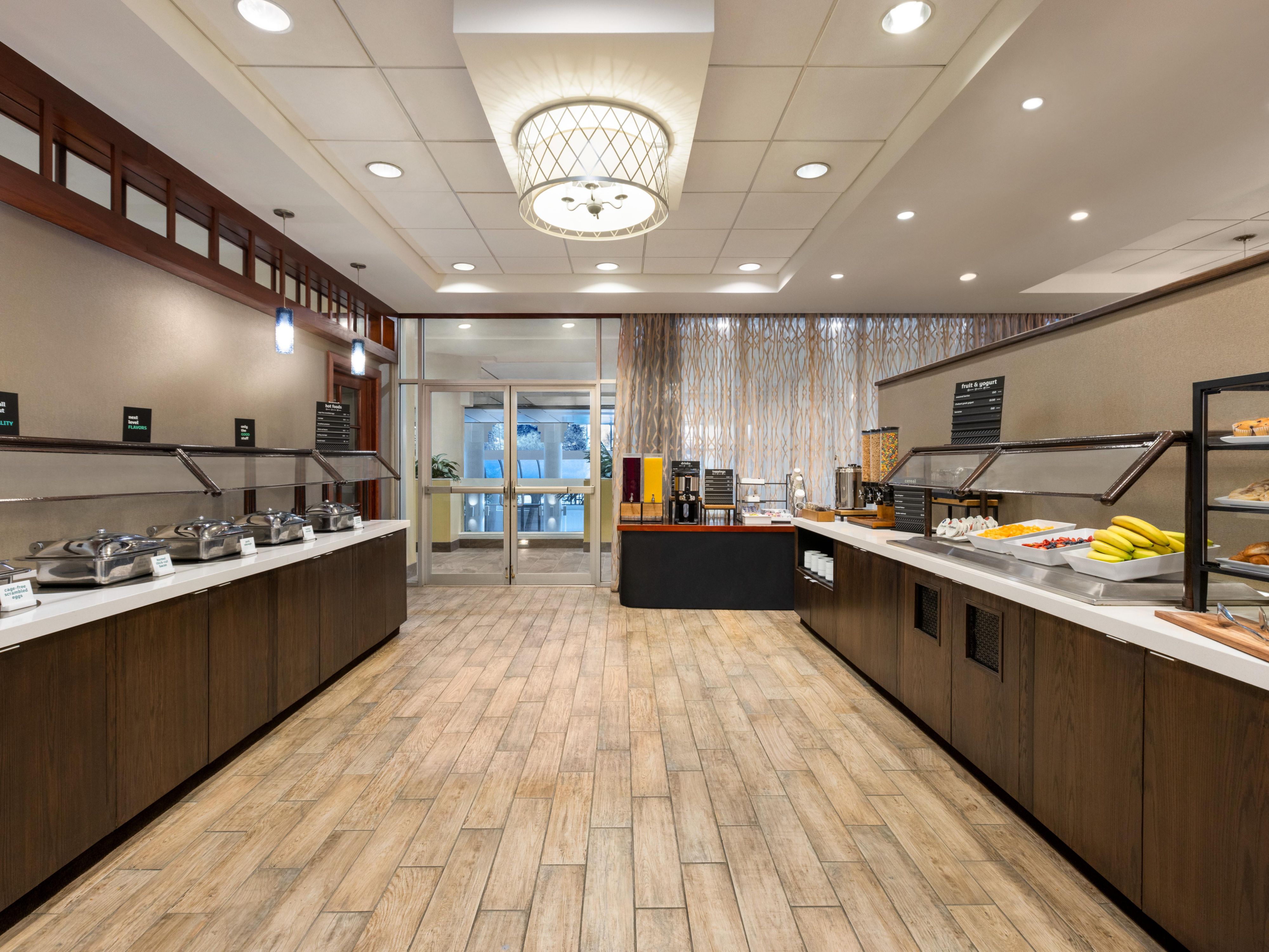 Guests are invited to join us in Harvest daily for a bountiful buffet featuring breakfast must-haves like cage-free eggs, thick-cut bacon, sausage, potatoes, fruit, yogurt, pastries, a selection of coffees, teas, juices and more.