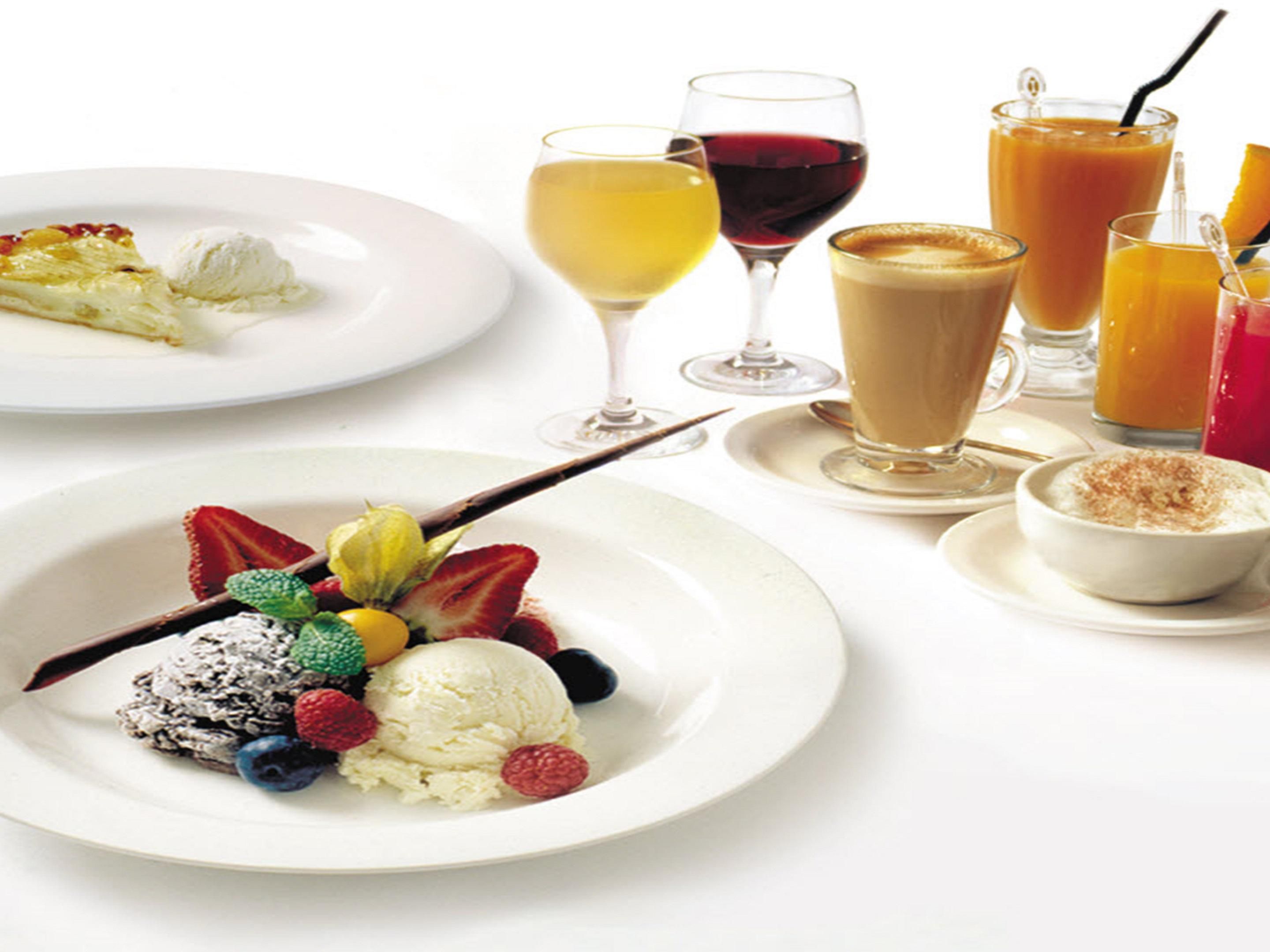 “Orchid-themed specials”
Orchid Restaurant indulge in a savoury create a masterpiece by a master chef or enjoy a delicious meal at the all-day dining Phalaenopsis Room. 
