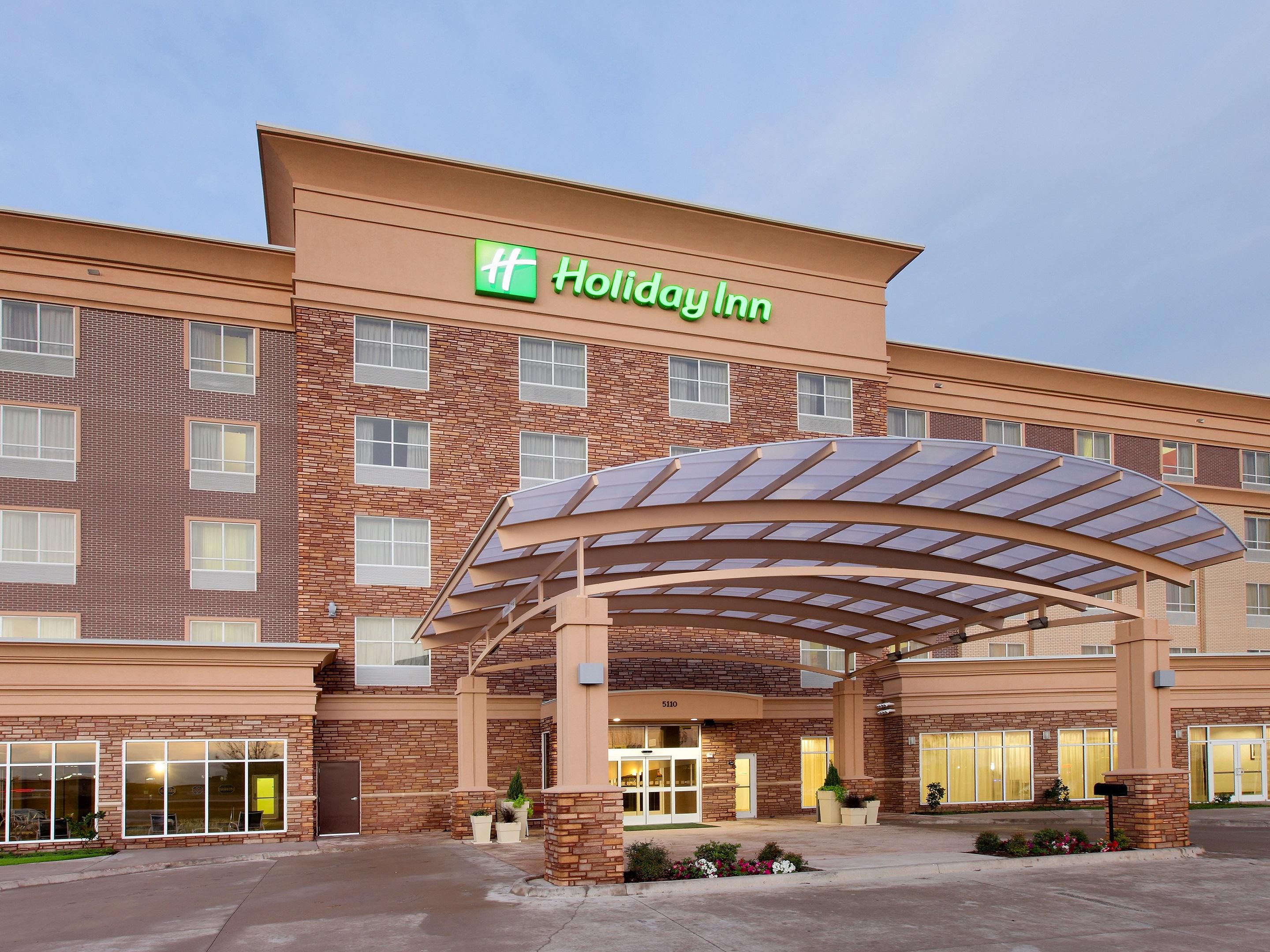 Stay with Holiday Inn hotel situated in the suburbs of Dallas.