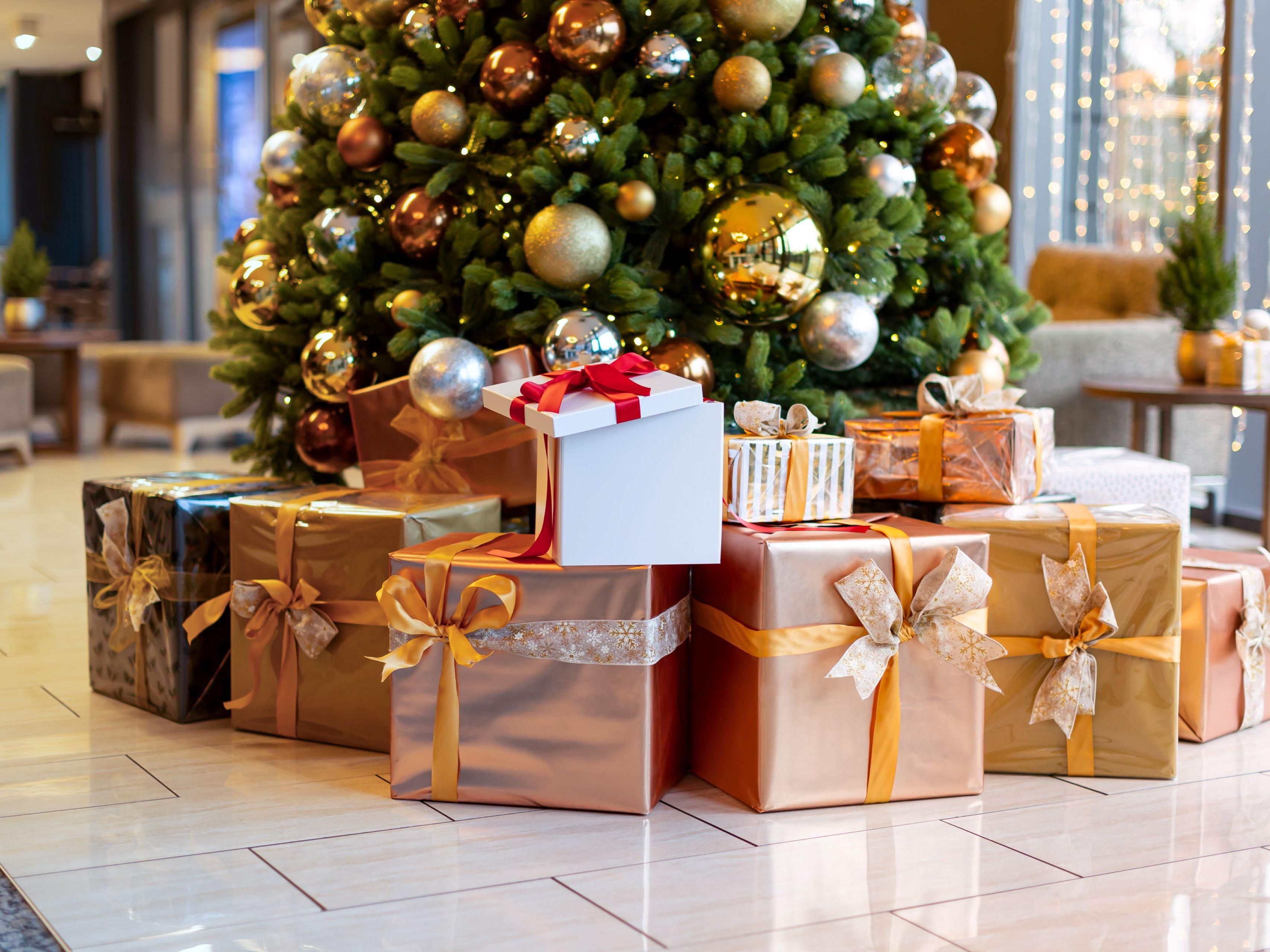 Planning an office party, festive get-together, or private celebration? We’ve got the perfect package, but dates are filling fast, so book now!
Running from 29th November throughout December.
Download our brochure to find out more or contact our events team on events@higatwickairport.com or call on 01293 787609