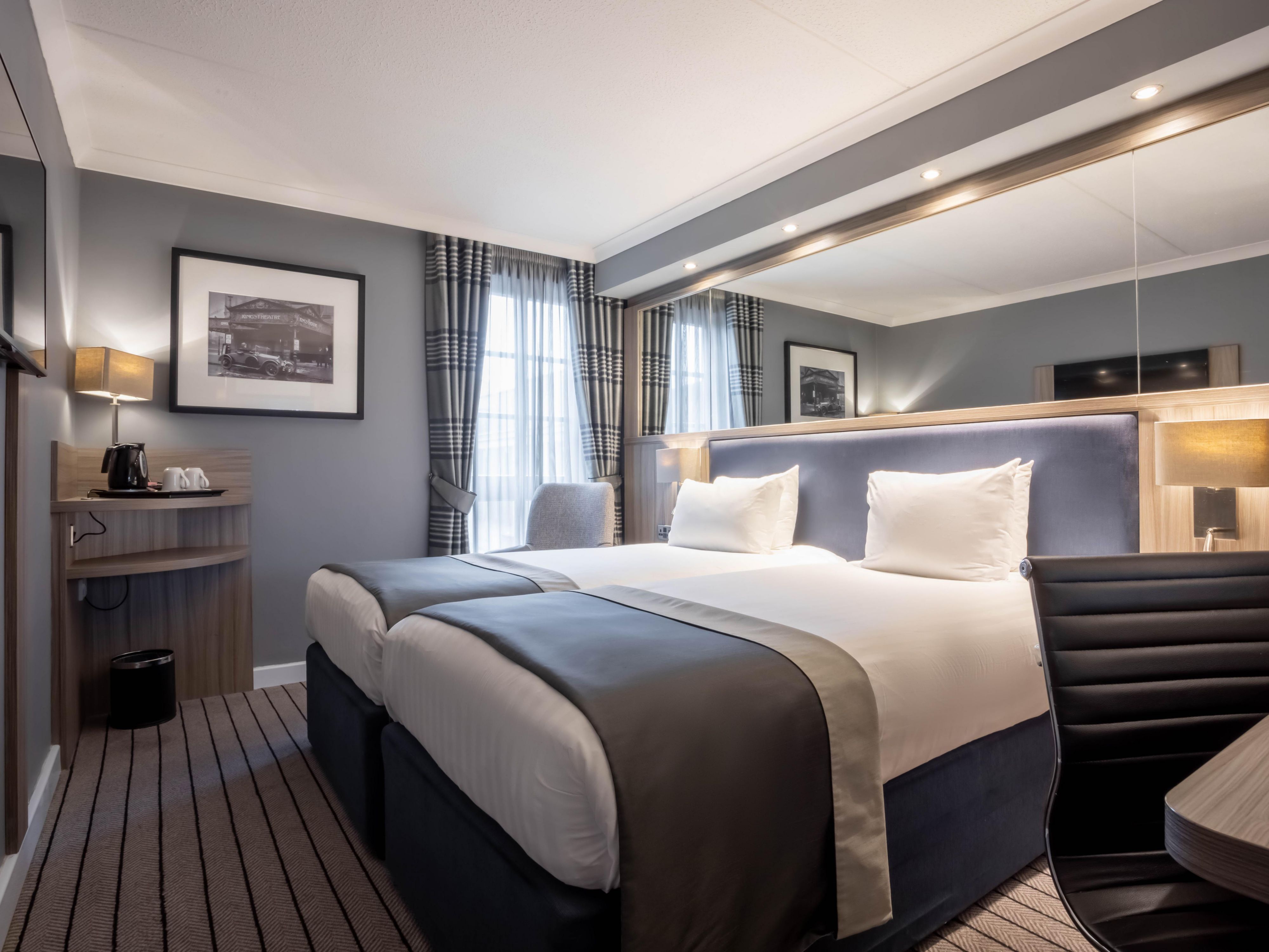 与全家人一起留下美好回忆！预订我们带沙发床的家庭客房，让孩子们享受格拉斯哥城市假期。建议带沙发床的客房最多可容纳两名成人和两名 12 岁以下的儿童。