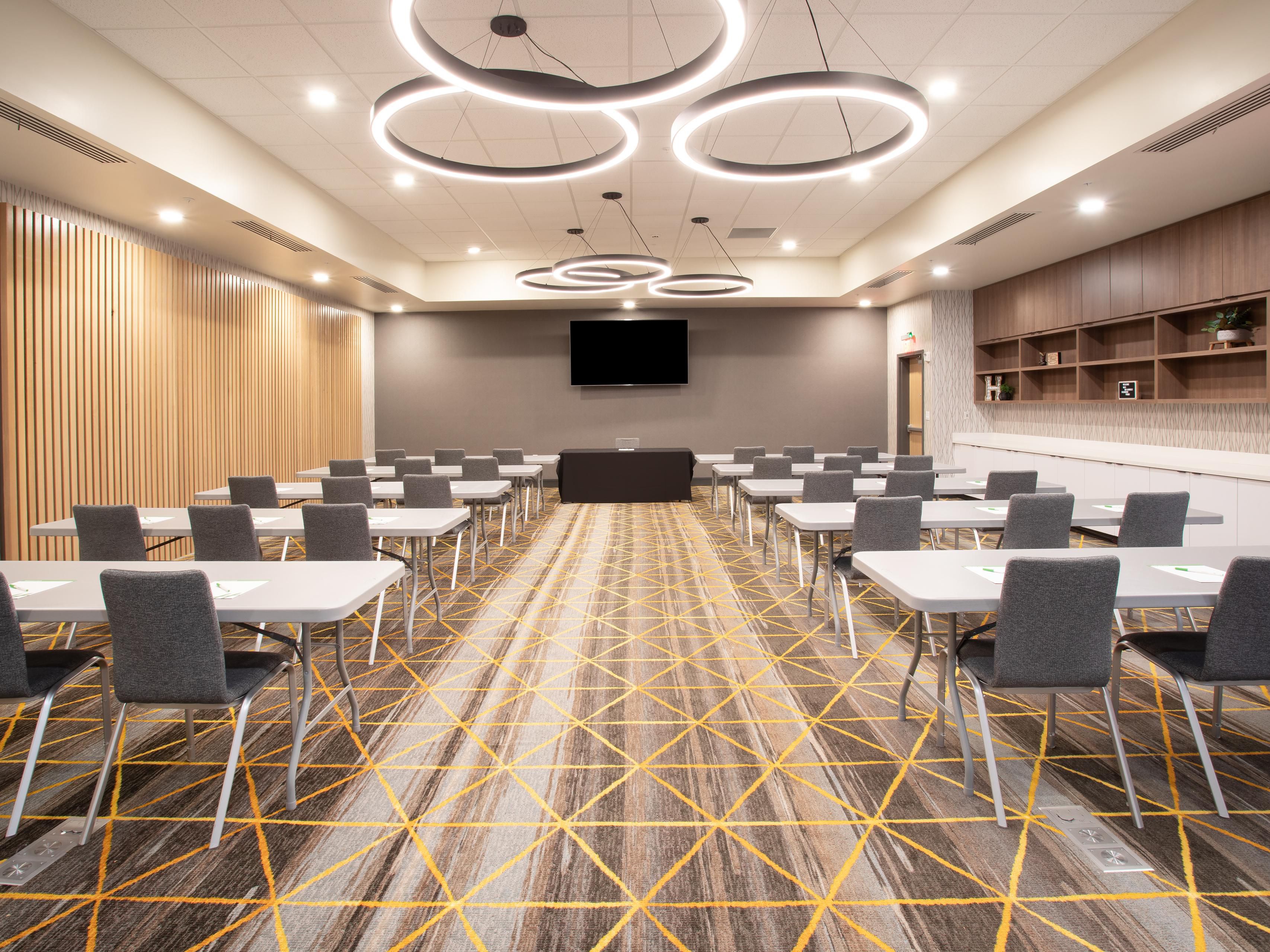 Our 1,000-square-foot Glendale event venue makes planning your next meeting simple and seamless. Enjoy complimentary wireless Internet, a 75-inch TV with ClickShare for clear, engaging presentations, and flexible catering options. With all-day meeting packages, everything you need for a successful event is at your fingertips.