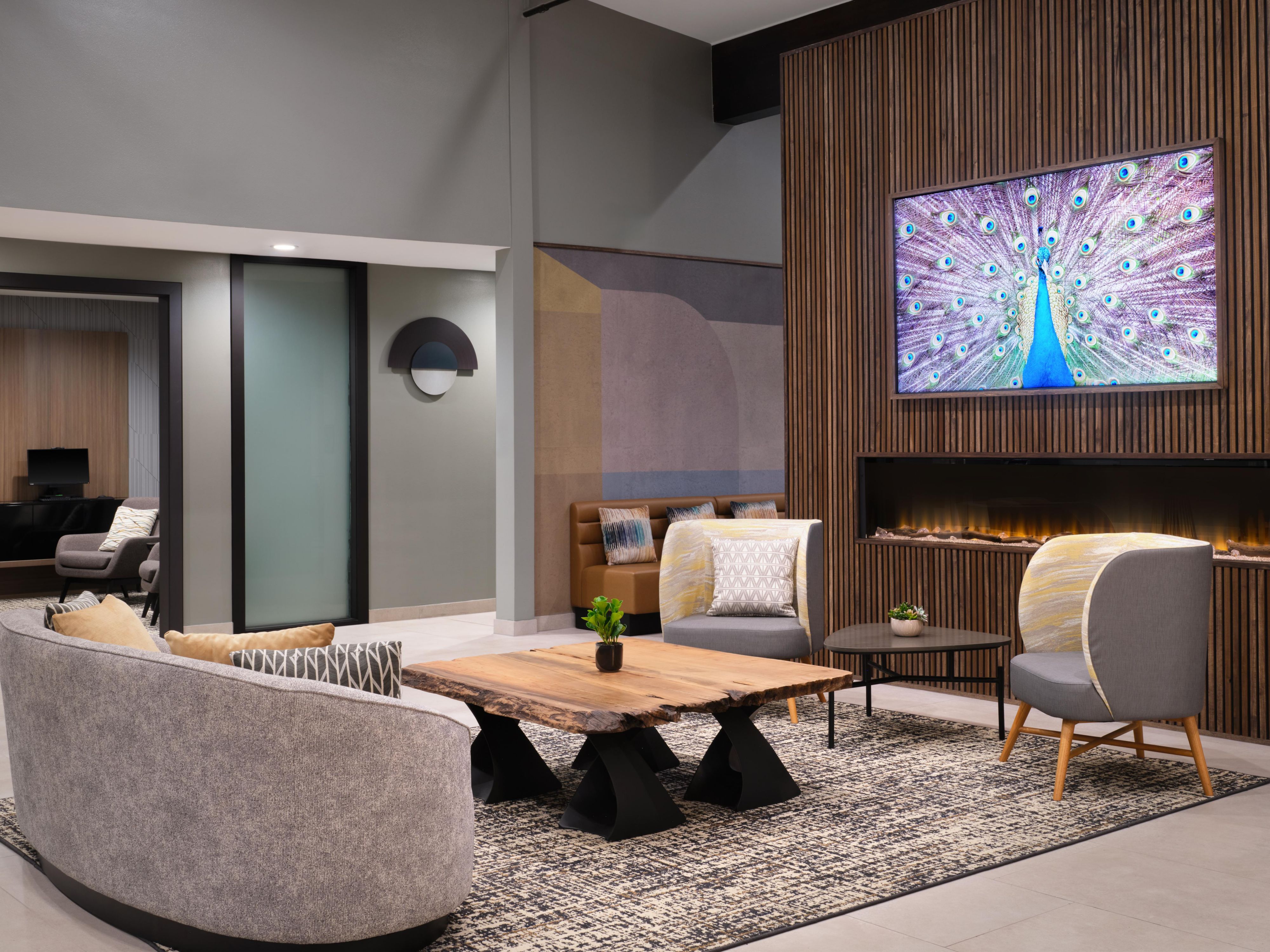 Welcoming new lobby at the Holiday Inn Gonzales LA. 