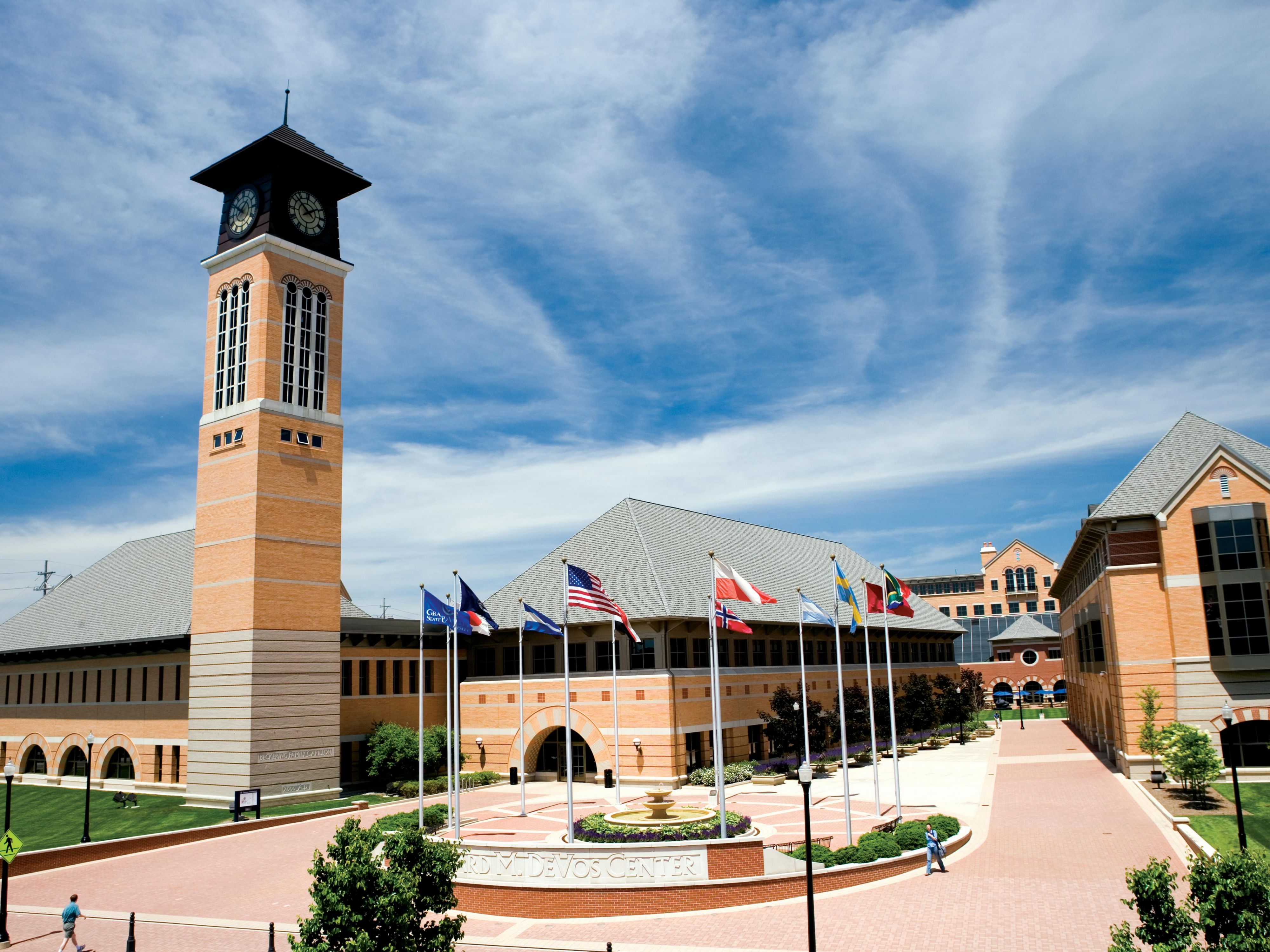 Nestled in the vibrant Hotel District on Pearl Street, our hotel offers unbeatable convenience. Walk to DeVos Place, Van Andel Arena, Medical Mile, and corporate hubs. Explore nearby museums, breweries, and parks, or connect with Grand Valley State and Michigan State University. Perfect for business, leisure, and Medical R&D visitors.