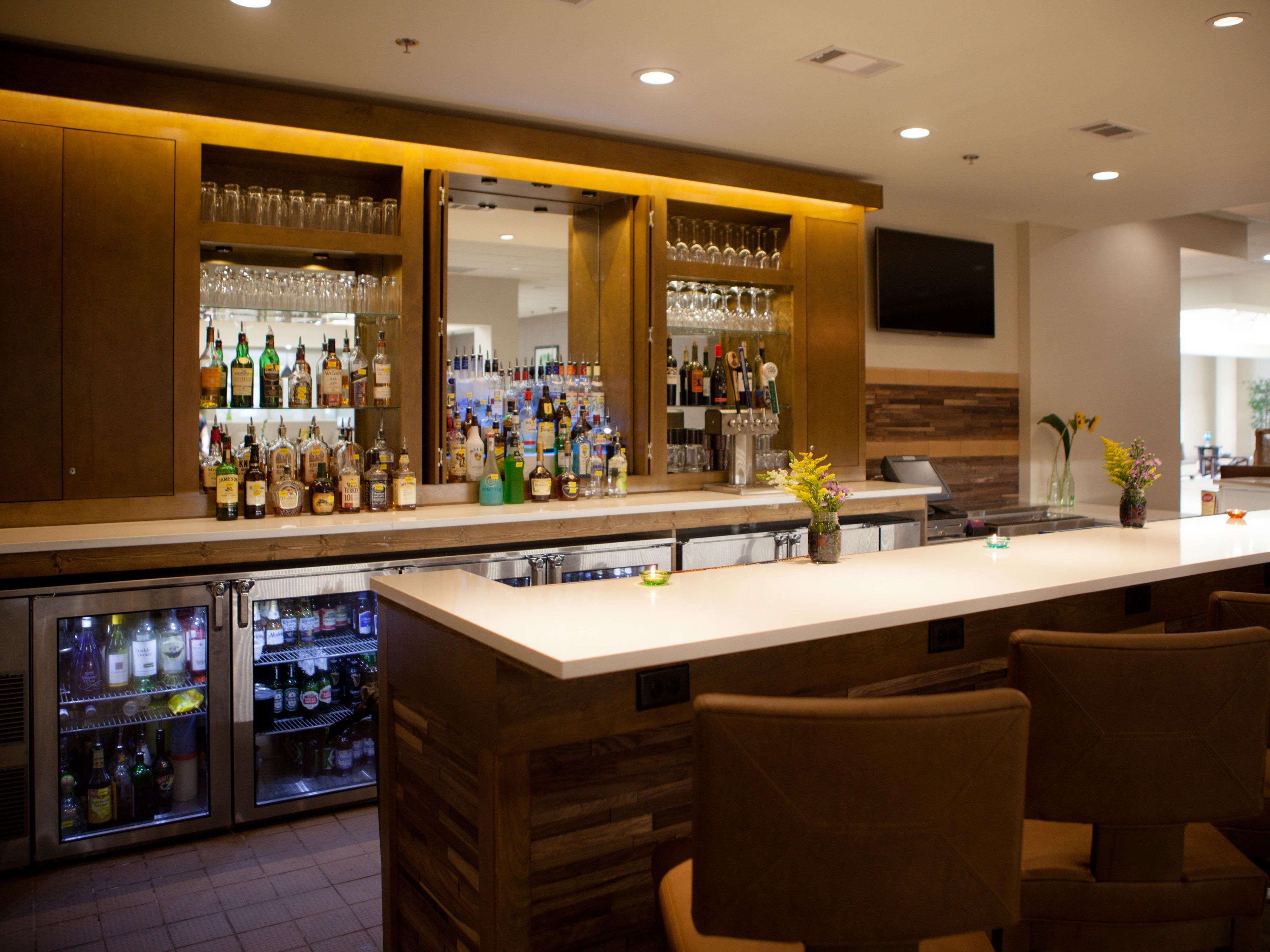 Stop by to see us and end your day on an H.I. note. We have delicious eats and cocktails and world class service. Currently closed for dinner on Sunday. We look forward to seeing you! 