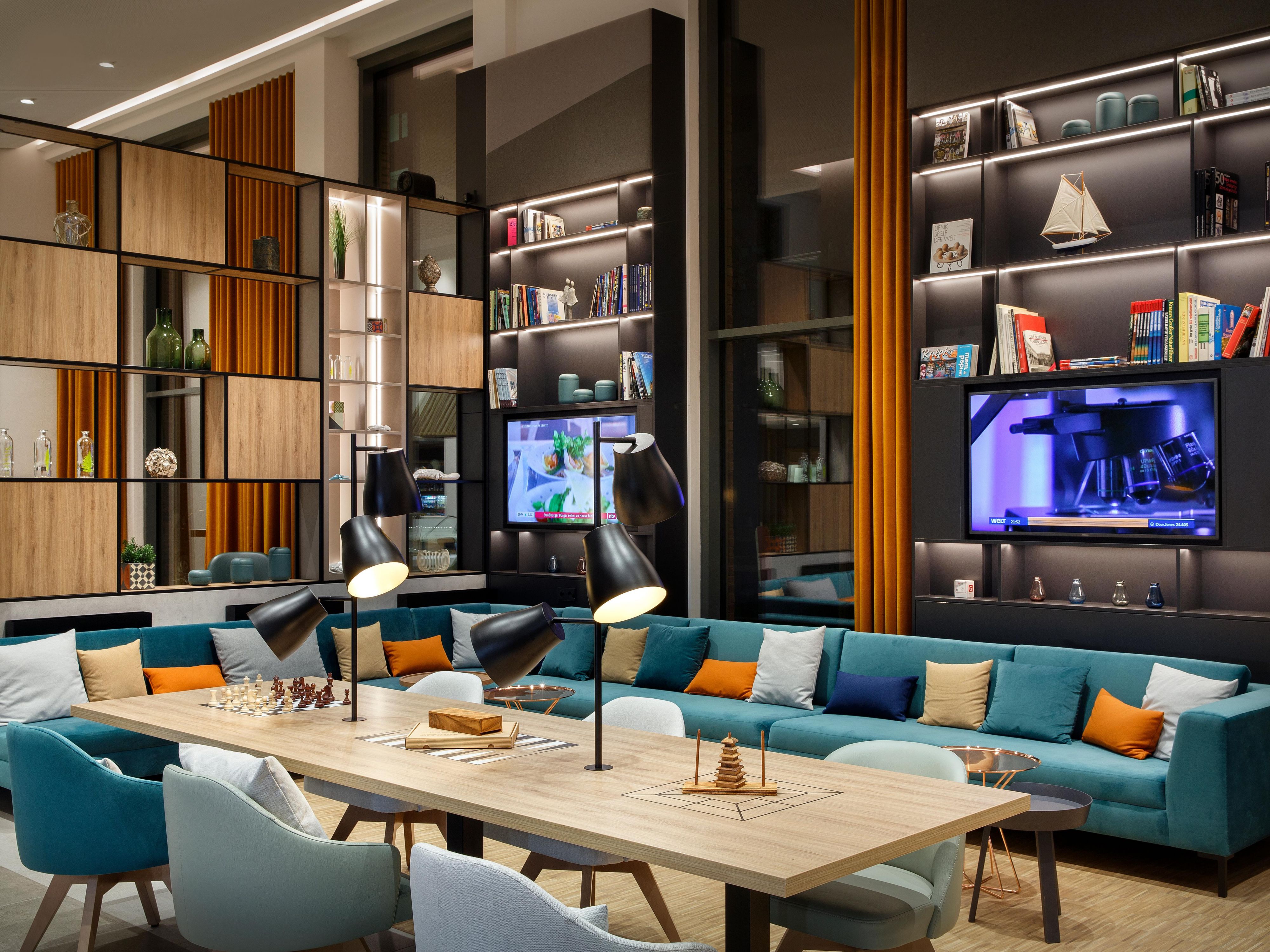 In our open Lobby, you can have a break with a relaxing drink or for a exciting board game.