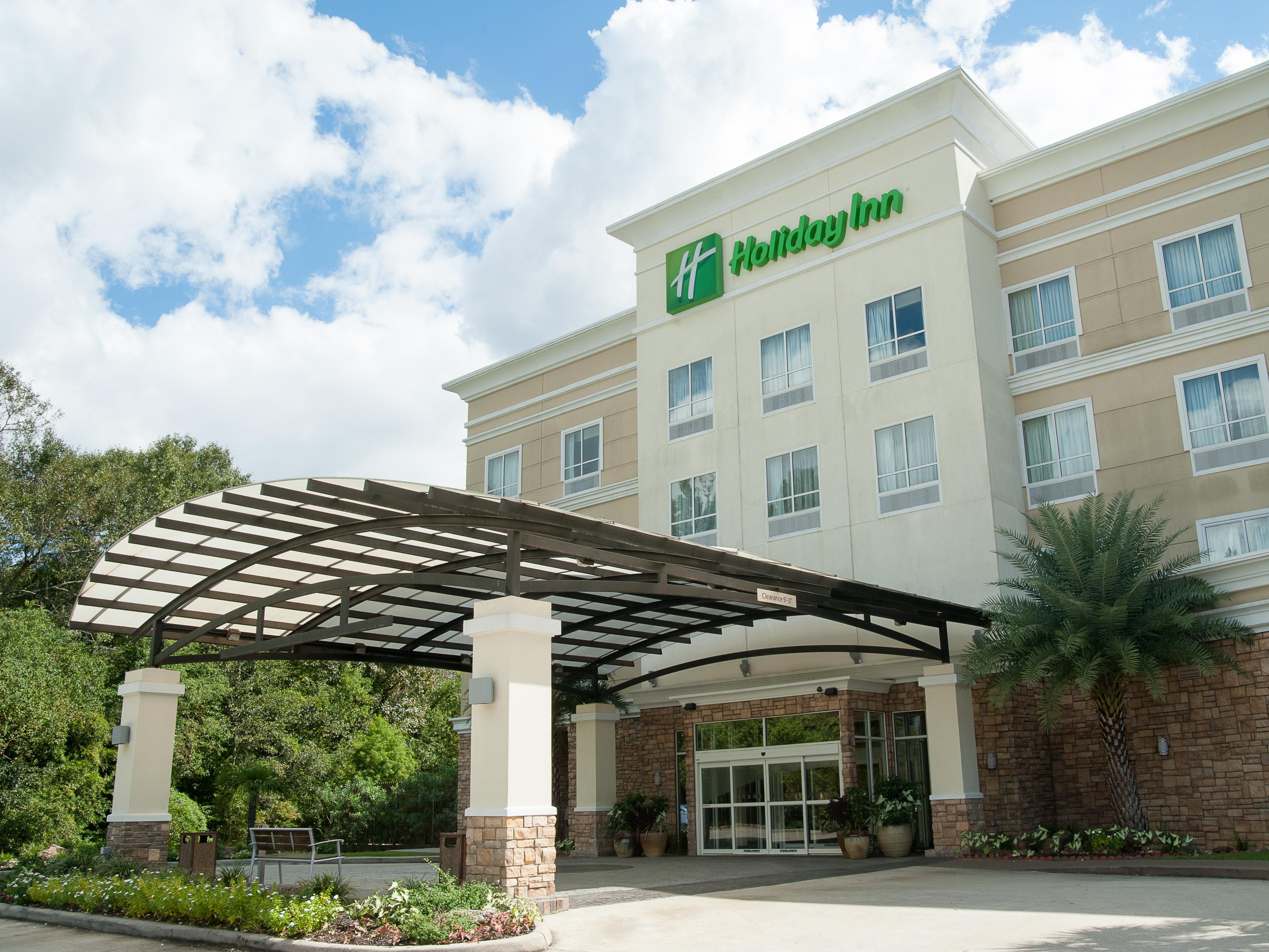 Balance your fitness on your time. Enjoy 24/7 access to our treadmill, elliptical machine, stationery bicycle, weight stack machine, and free weights.   