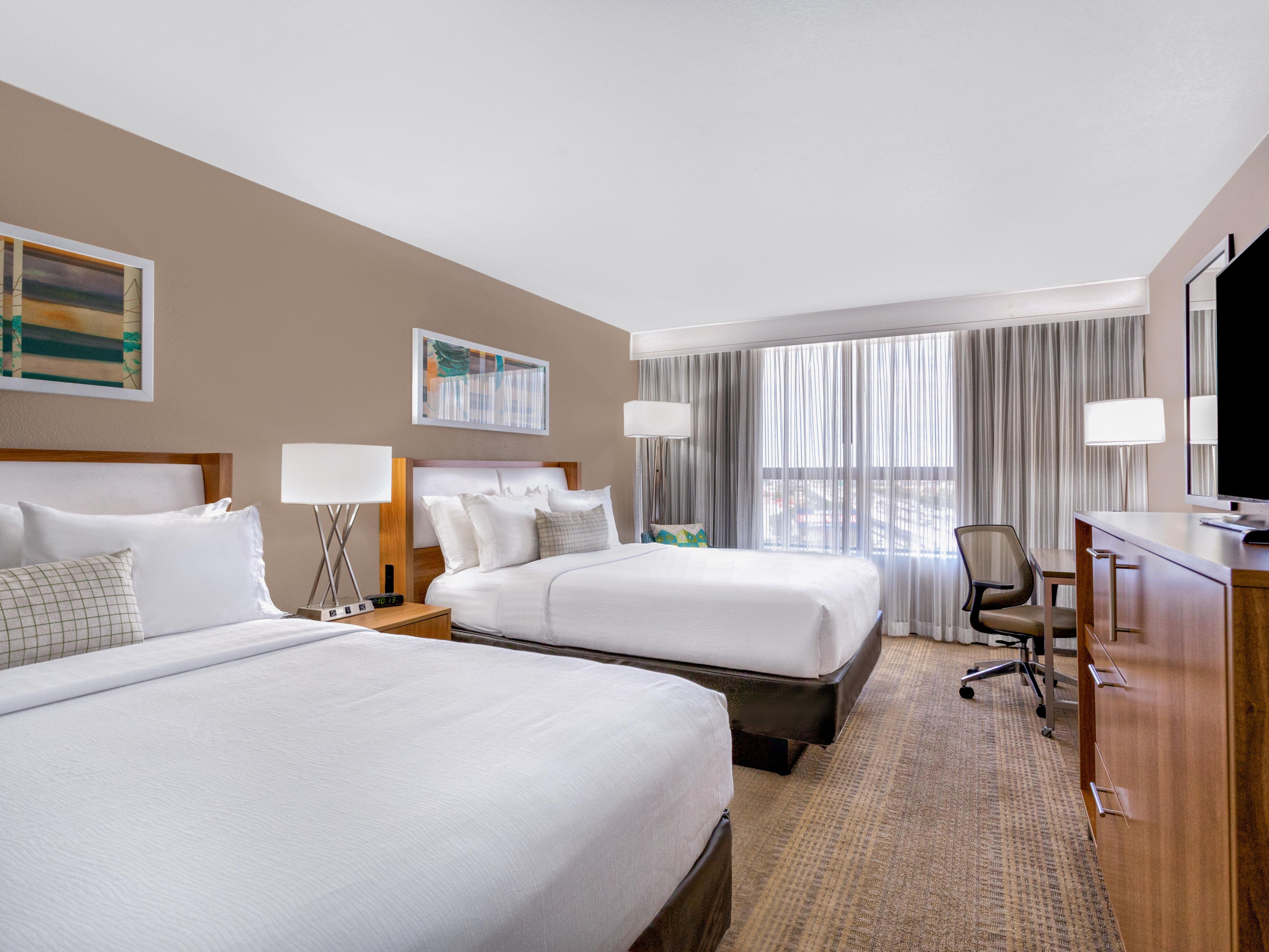 Queen size beds to accommodate your family 320 sq.ft.