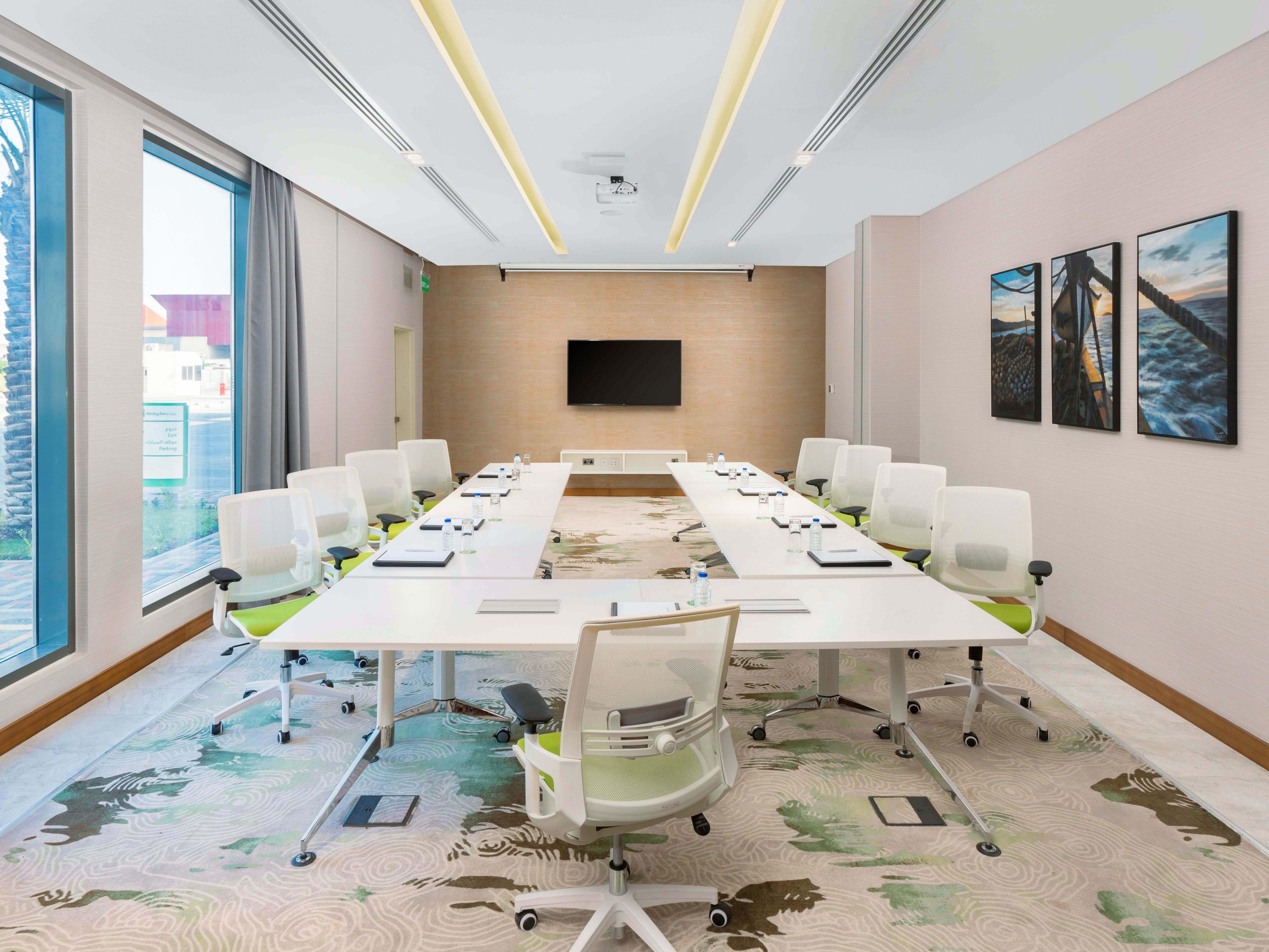 Host your next event with us and create memorable experiences. From business seminars to family celebrations, we offer versatile spaces to suit your needs. Choose the Impresso Lounge for casual gatherings or our conference room for up to 45 guests. Our dedicated events team is here to ensure every detail is taken care of.