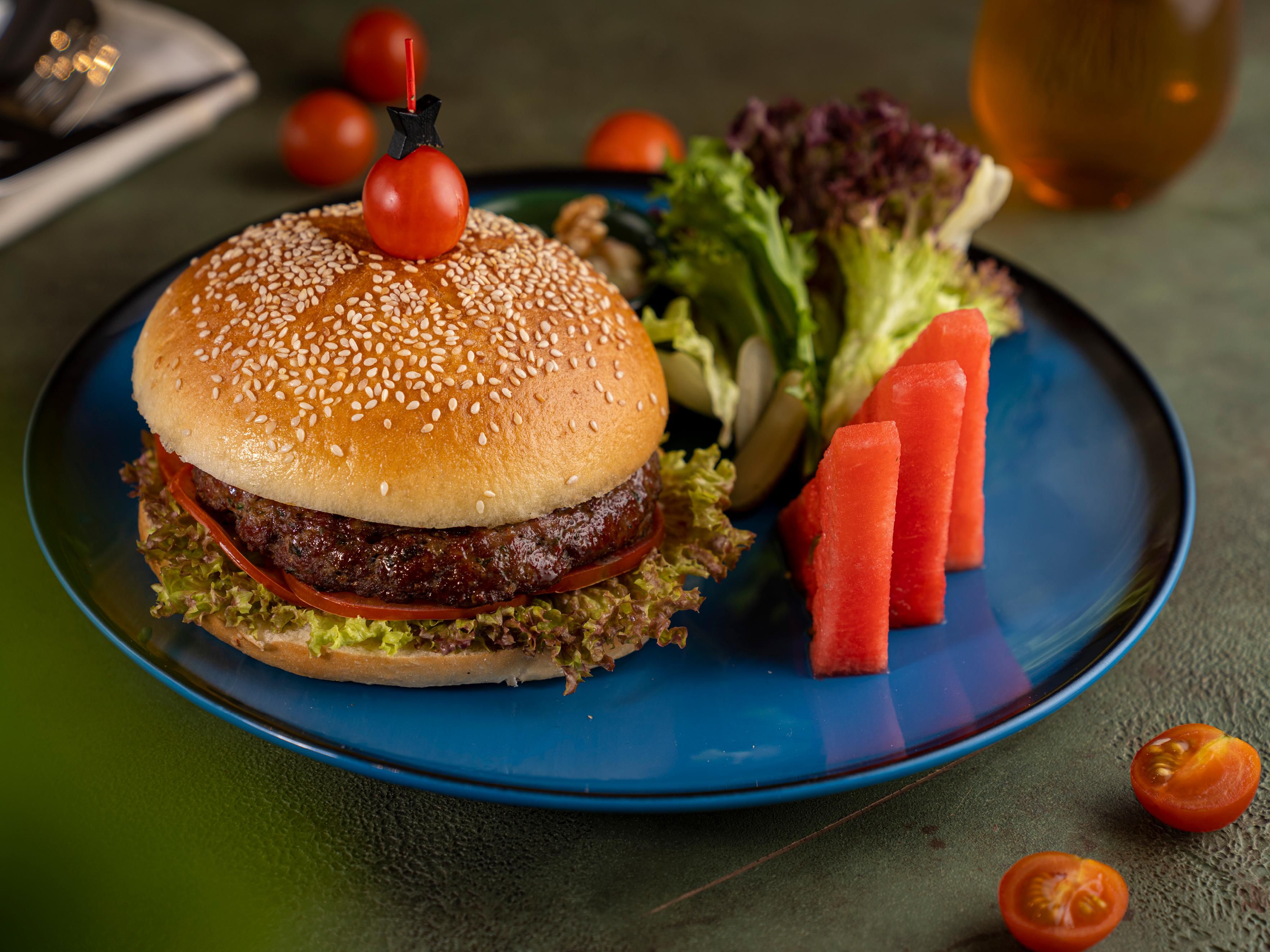 Do you feel like breakfast in bed, an afternoon snack or comfort food dinner while watching your favorit sports game on TV.  Choose from our room service menu and dine in the comfort of your room.