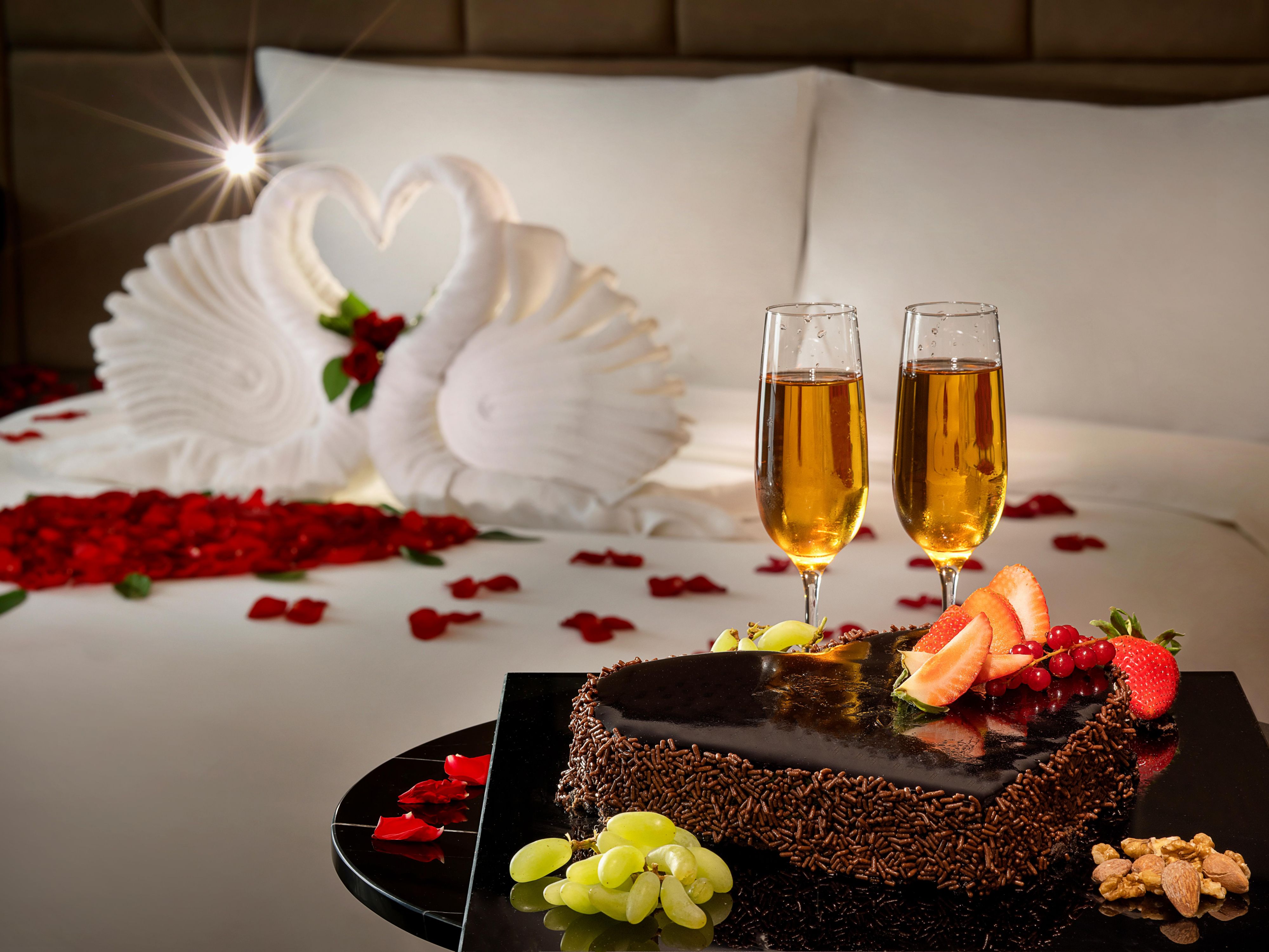 A unique occasion deserves a unique setting. Our grand ballroom provides a stunning backdrop for a breathtaking occasion. With catering and event planning, you can focus on what really matters: relishing in every moment of your special day and making precious memories with your guests. 