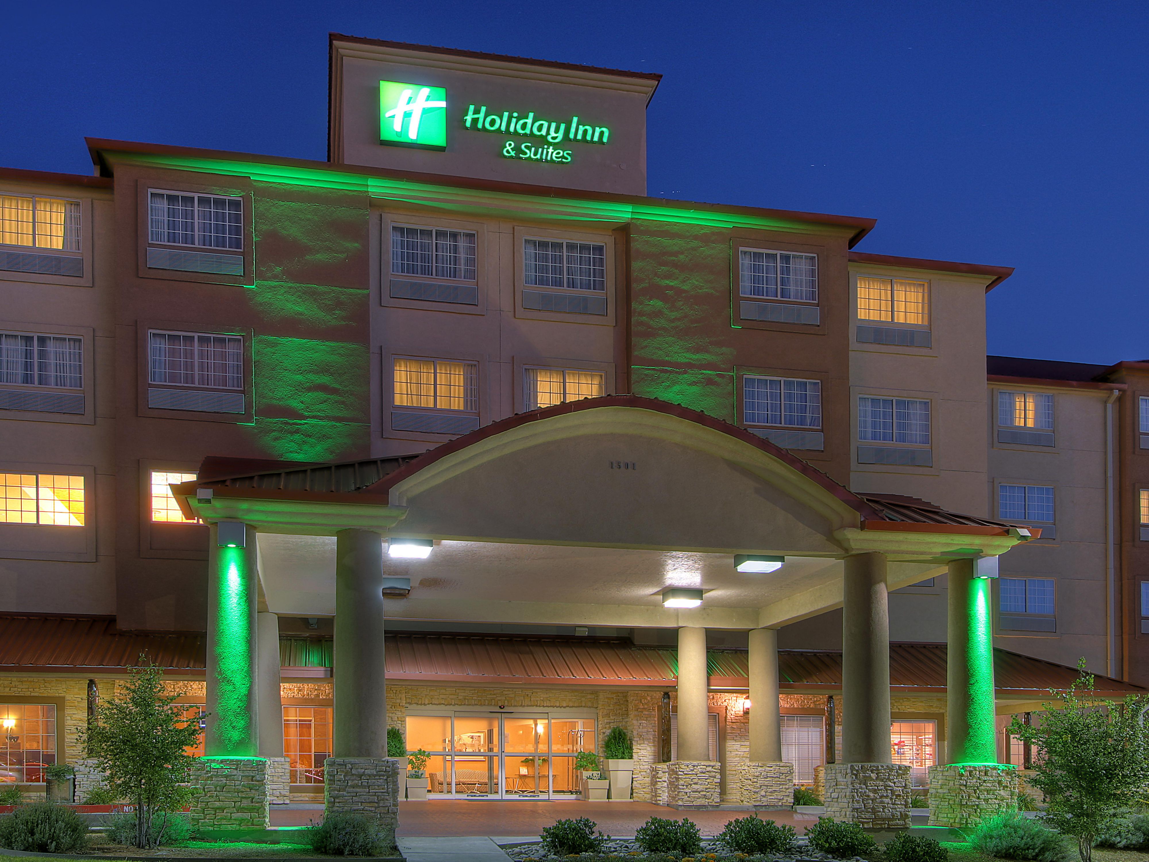 Mere minutes away from the Albuquerque International Sunport airport (ABQ), the Holiday Inn & Suites Albuquerque Airport is the pinnacle of hotel-to-airport distance convenience. Enjoy the use of our weekslong airport shuttle service which can seamlessly take guests to-and-from the Albuquerque airport in record time and in comfortable style.