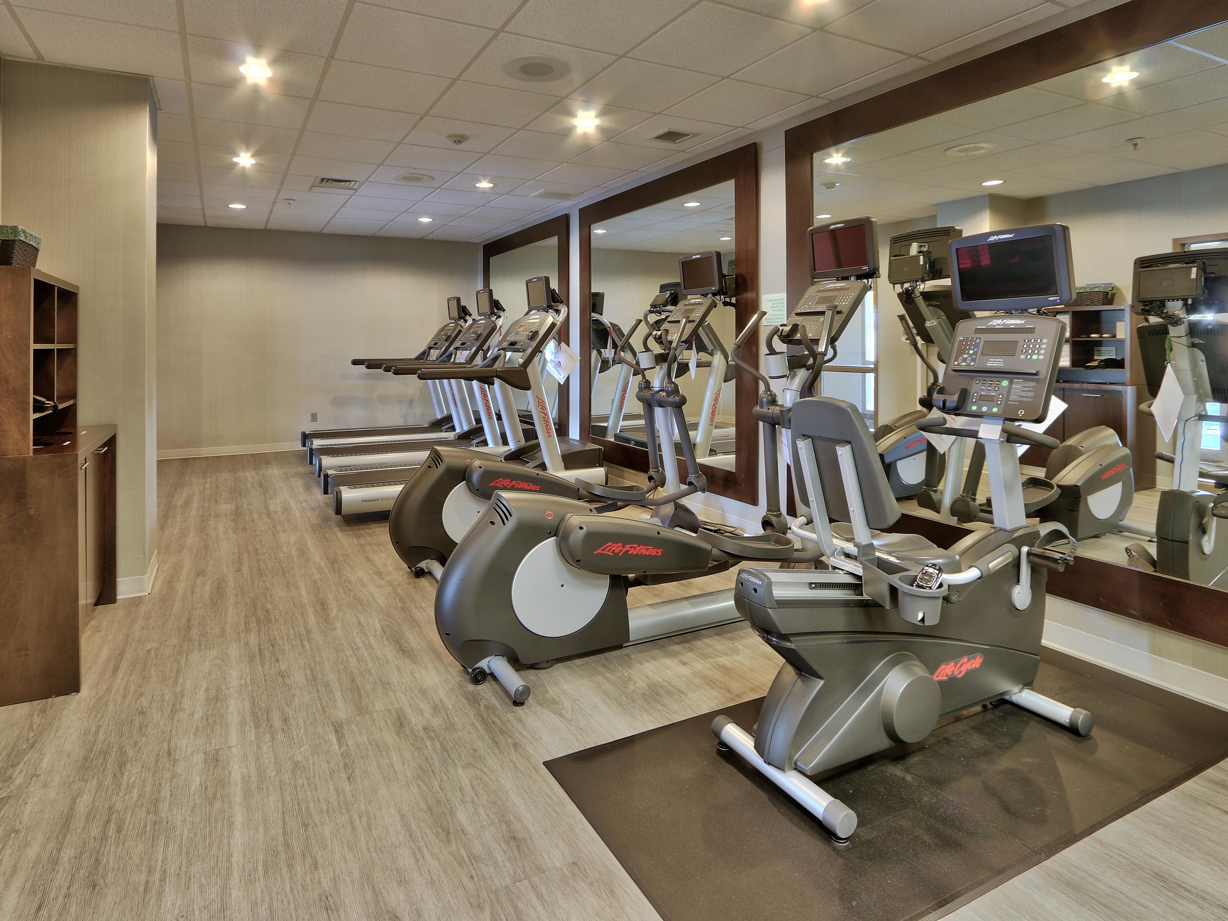 Stay active any time of day or night in our fully equipped 24-hour Fitness Center! Whether you prefer a cardio workout on exercise machines or a strengthening session with free weights, we've got you covered. Our fitness center is designed to accommodate your workout preferences and fit your schedule. 
