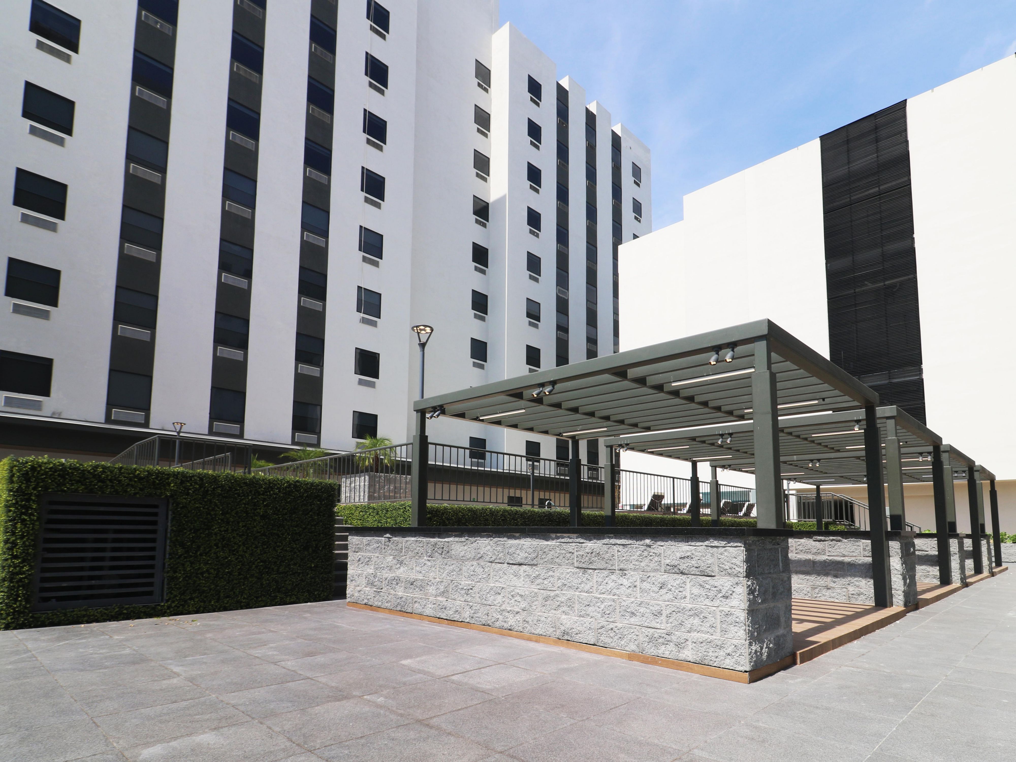 Enhance your stay with our outdoor grilling experience. Our terrace features three premium grills—two charcoal and one gas—ready for you to enjoy unforgettable meals under the open sky. All grills are available for complimentary use to make your moments even more memorable.