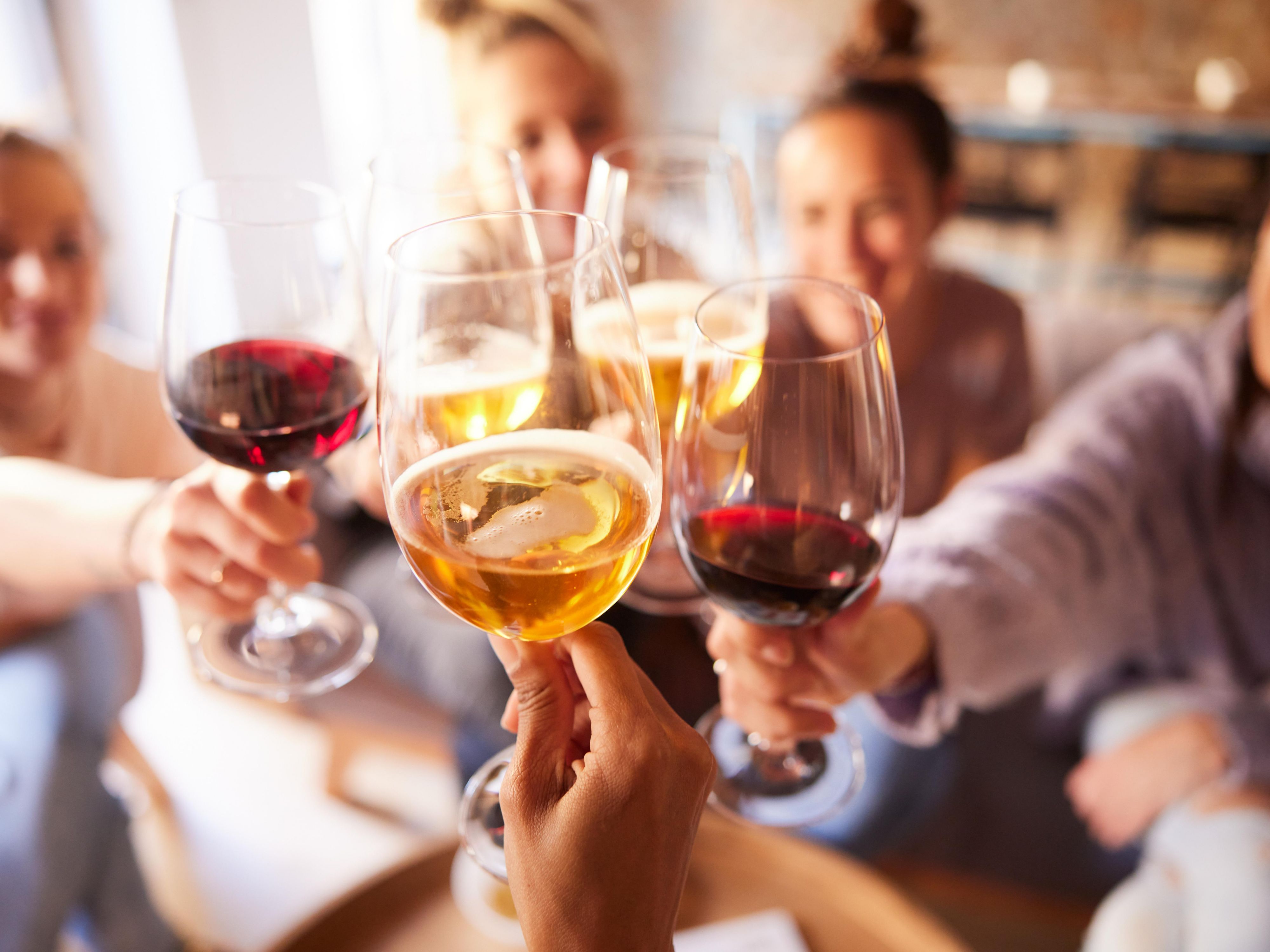 Runway 9 Lounge is a full-service lounge featuring a sleek, contemporary design with a relaxed, casual vibe. Whether you're meeting friends or unwinding solo, it’s the perfect spot to enjoy handcrafted drinks and laid-back ambiance. Guests can also enjoy the full American cuisine menu from our Concourse B Restaurant featuring elevated comfort food.