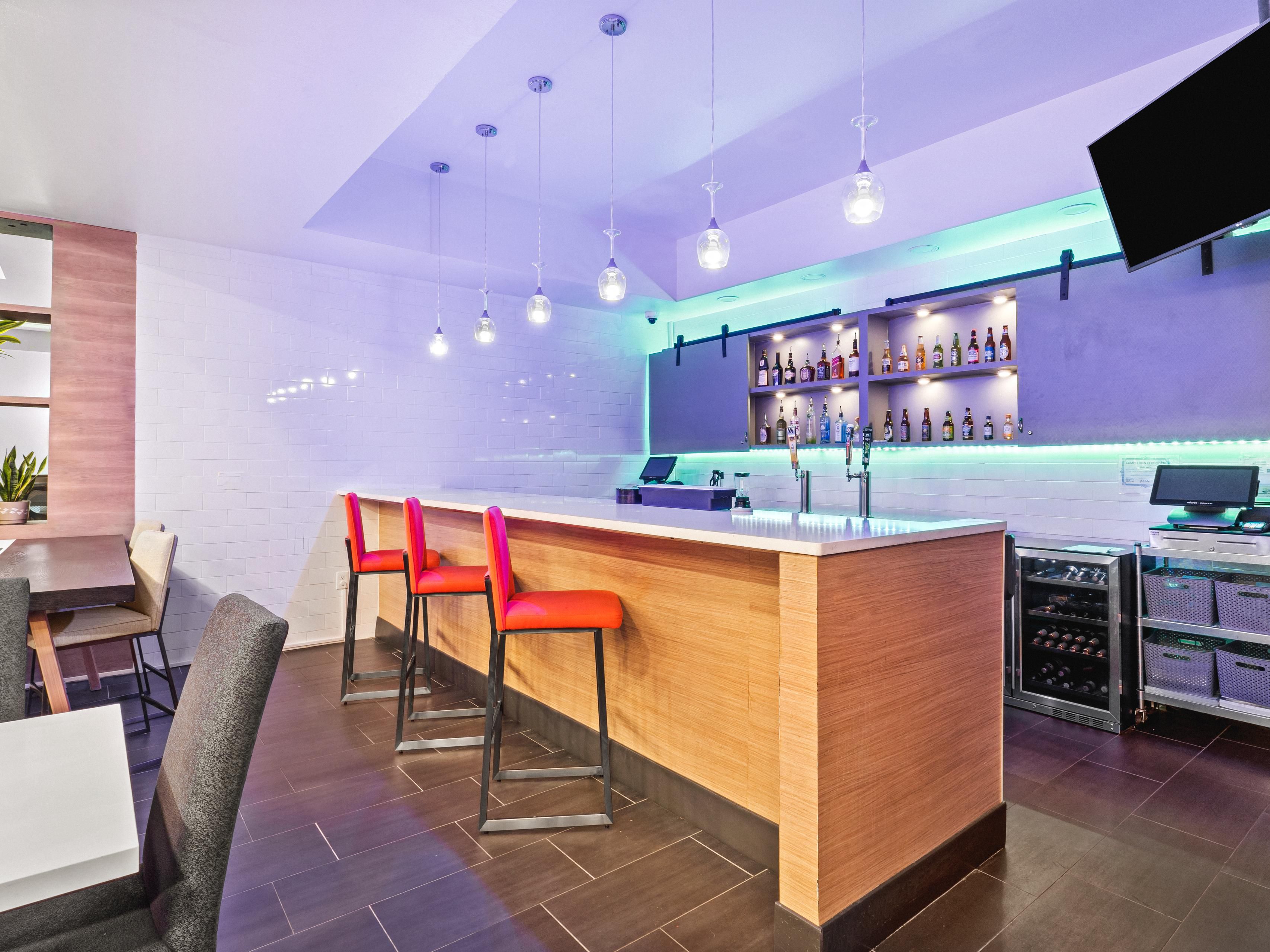 Dinner is served from 5pm-9pm Monday through Thursday, and 5pm-10pm Friday and Saturday at the hotel's restaurant the Monte Villa Grill, closed Sundays. Located by the lobby, dine in the restaurant, or order and take it to your room.