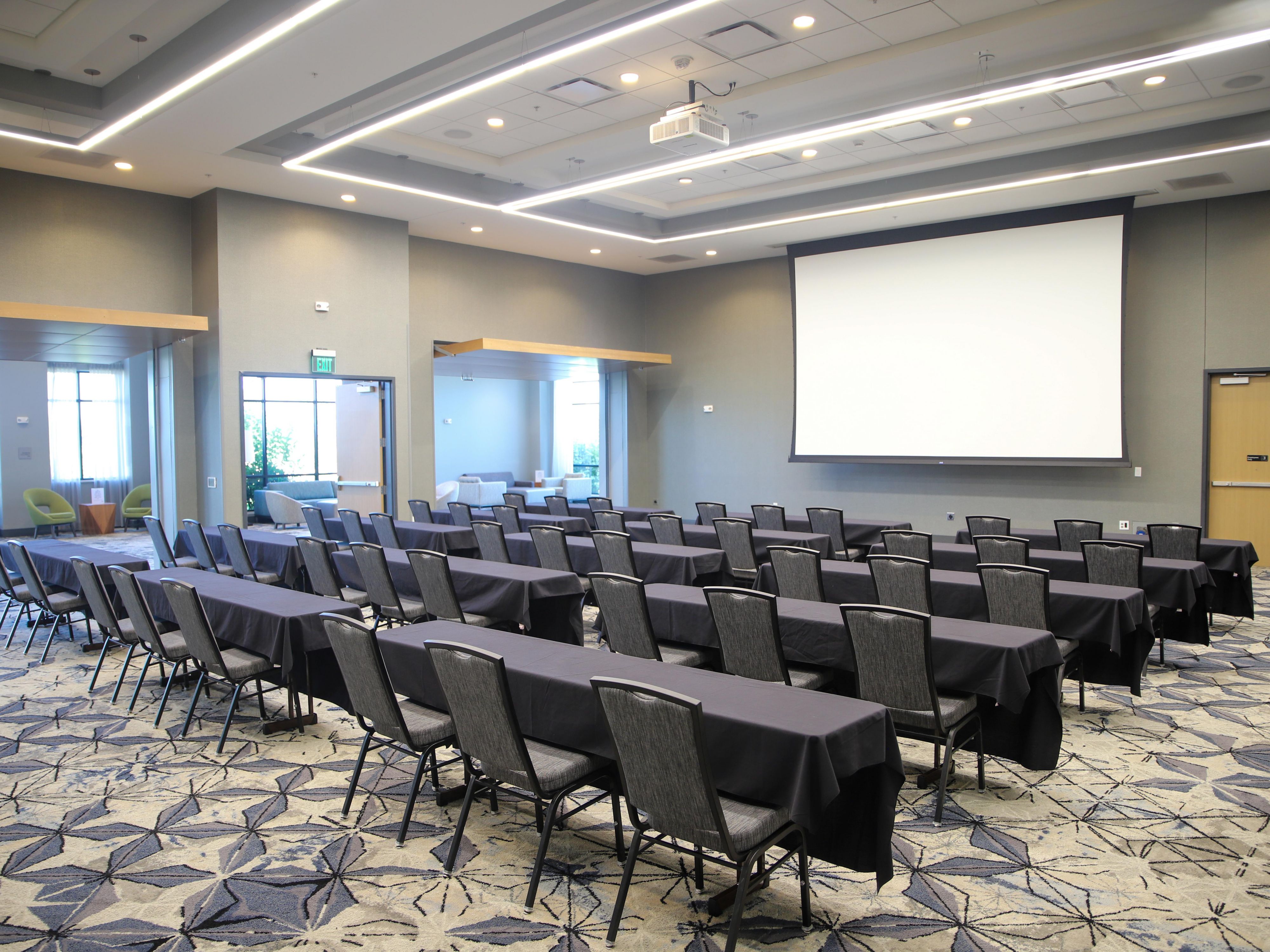 At Holiday Inn, we prioritize sustainability in our meeting practices. We offer digital collateral to reduce paper waste, a linen reuse program, and plastic-free water service. Our energy-saving HVAC policies, digital signage, and single-use-free setups minimize waste. Enjoy locally sourced menu options and reusable serviceware for a greener event!