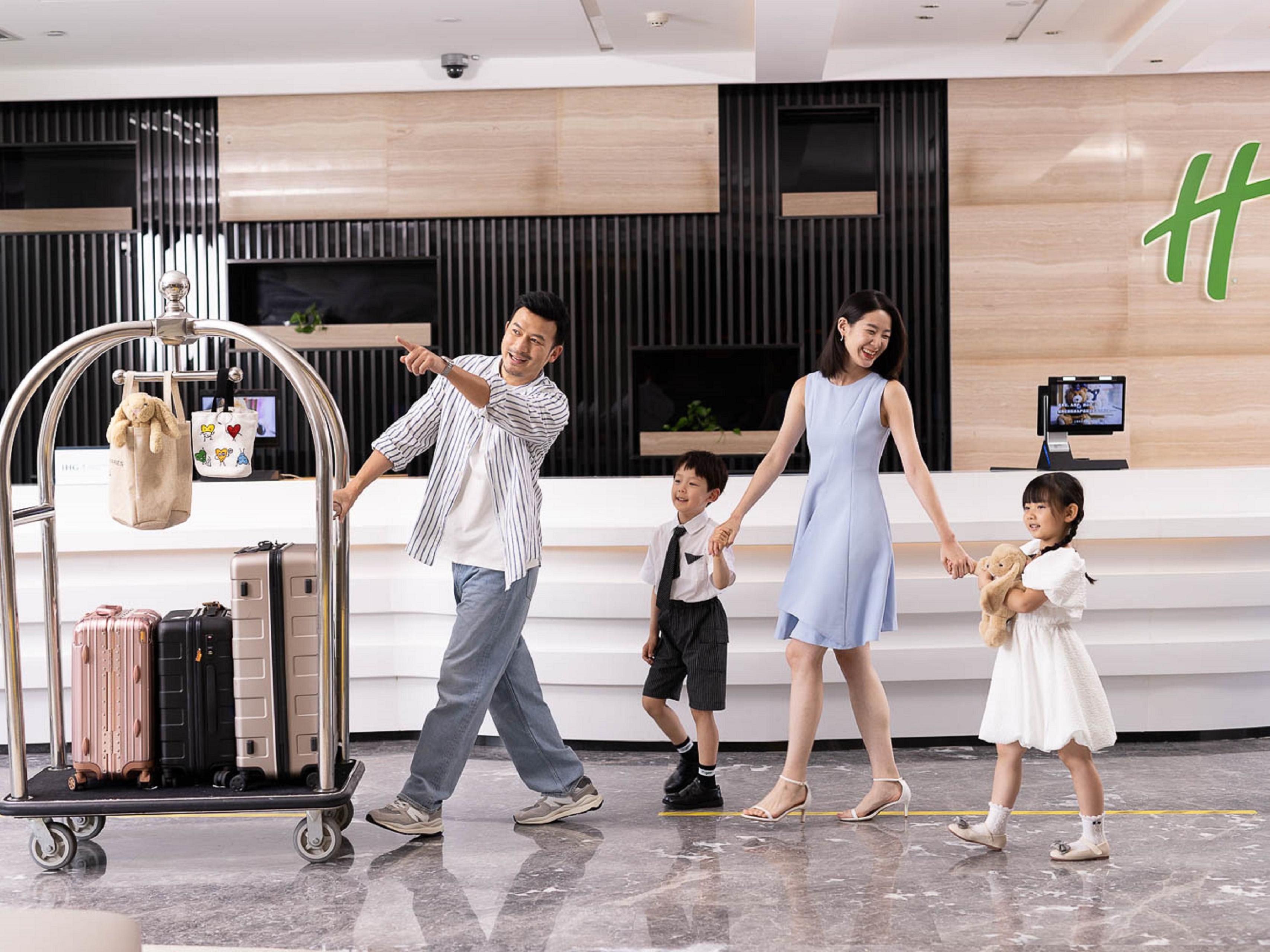 Enjoy top amenities, including an indoor heated pool, 24/7 Fitness Center, and an onsite restaurant where kids under 12 eat free. Shop our market and take advantage of free Wi-Fi, free parking, plus complimentary EV charging stations. We go the extra mile to make every stay feel like home.