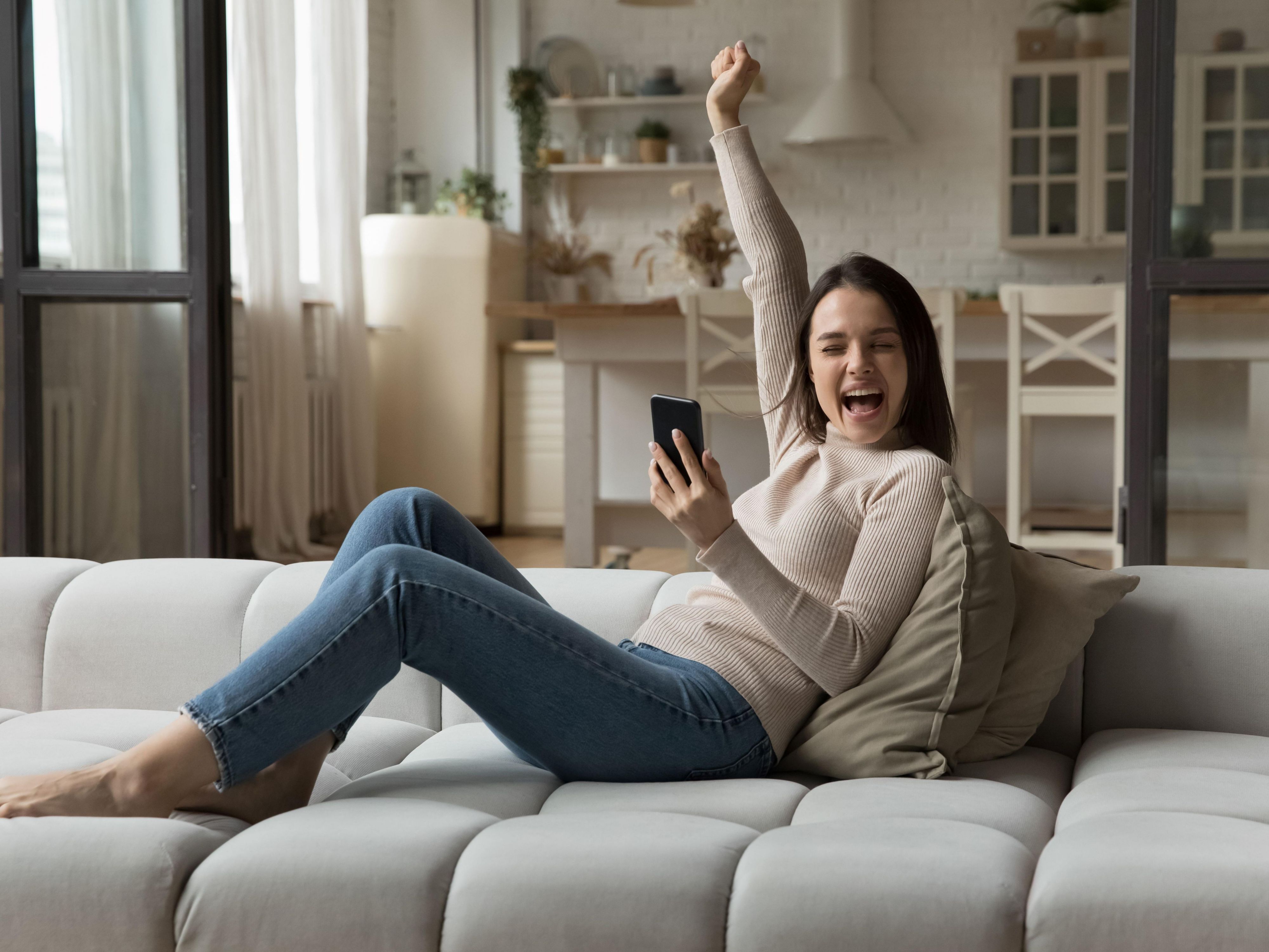 Make the most of your bleisure stay at our Chicago hotel, with flexible booking, a 24-hour fitness center, rooftop pool, and business center. With proximity to McCormick Place and Wintrust Arena, plus local gems like The Field Museum and Magnificent Mile, you'll enjoy the best of both worlds while saving and earning points with IHG One Rewards. 