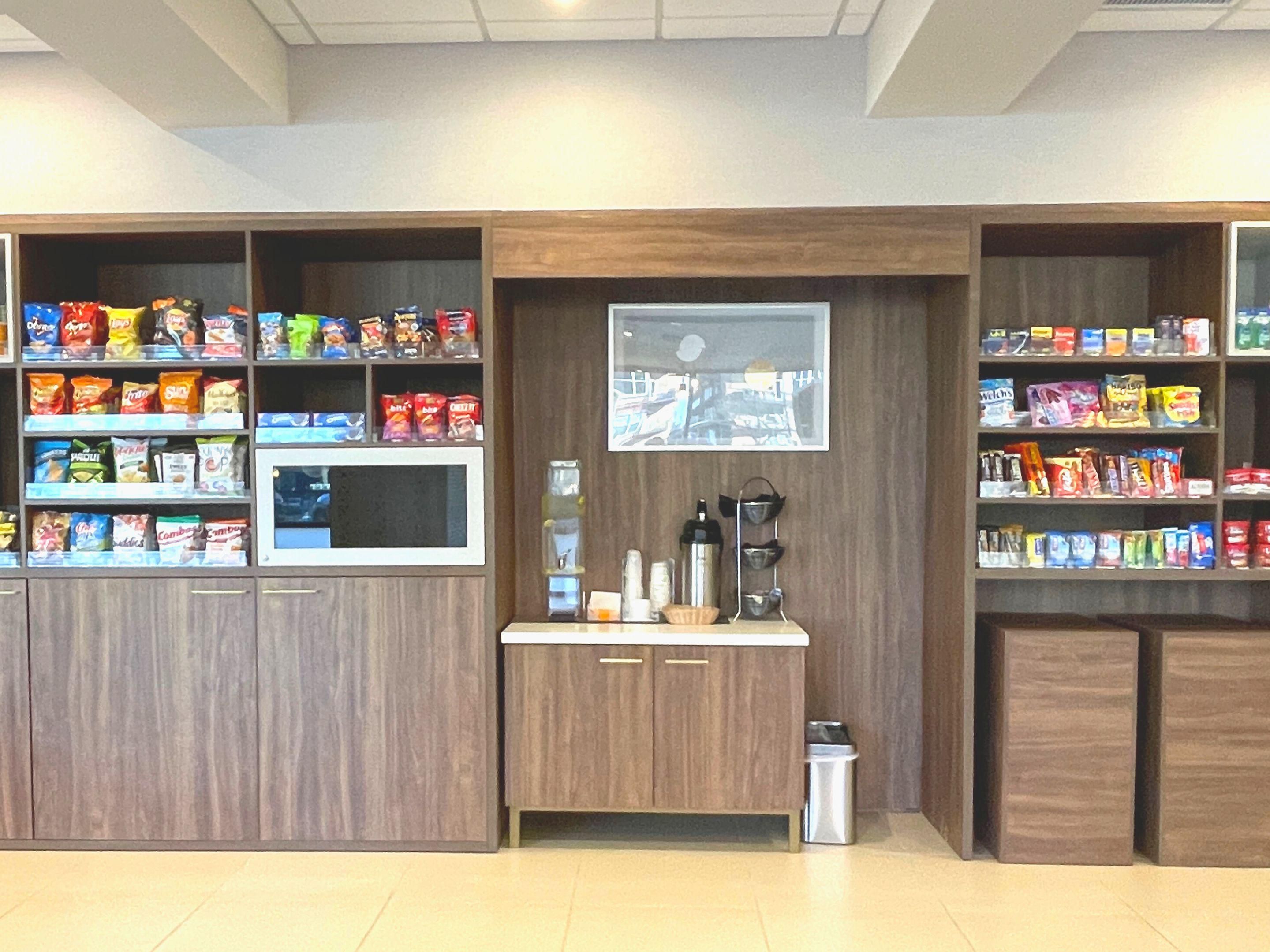 Enjoy a comfortable stay with thoughtful amenities designed to enhance your visit. Our Chicago hotel with a pool on the rooftop is open from May to October for relaxing above the skyline. Enjoy breakfast where kids under 11 eat free, stay connected with free Wi-Fi, access modern meeting spaces, and enjoy on-site parking for a convenient visit.