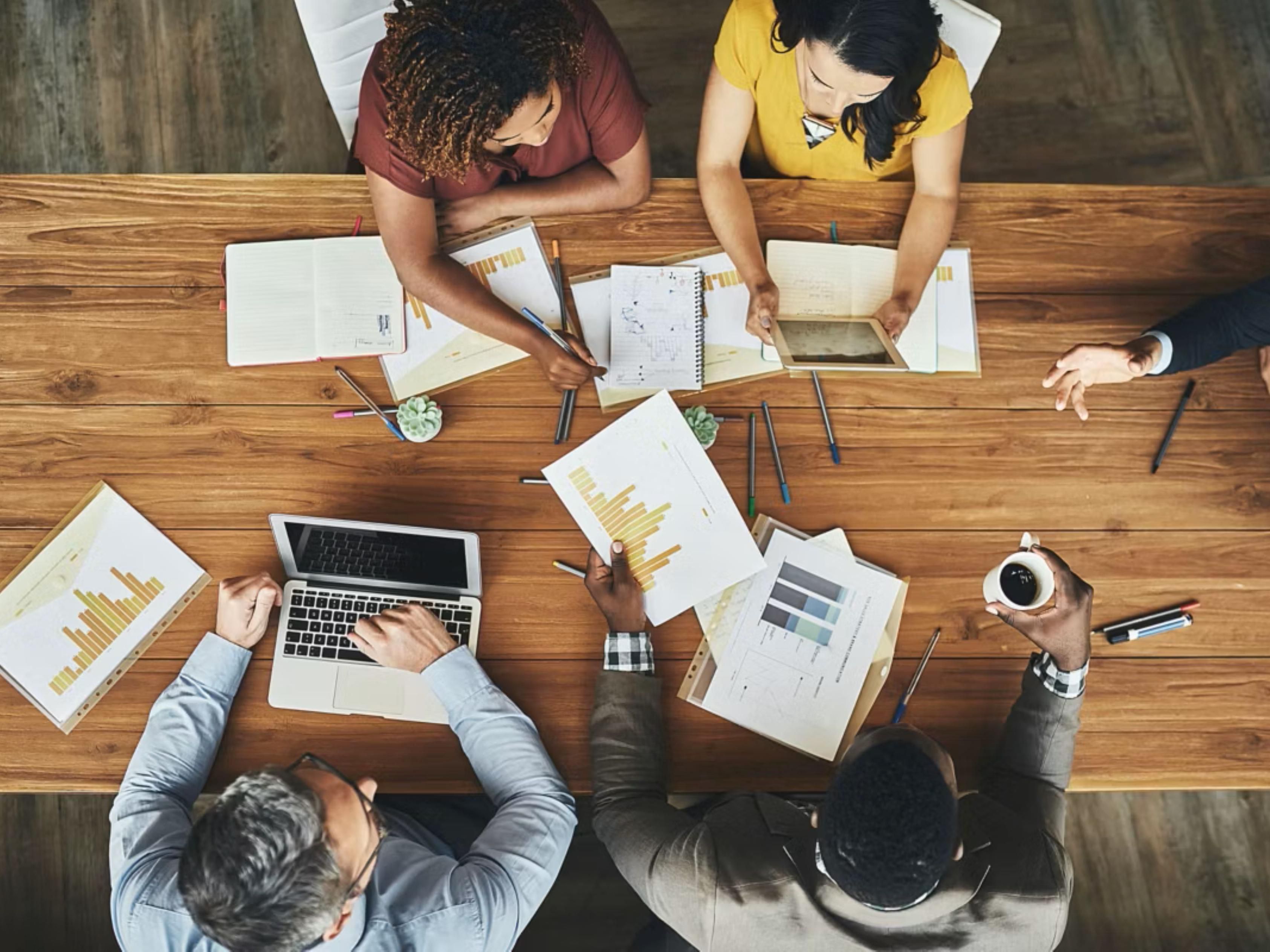 Host impactful meetings in our 1,047 sq. ft. space, equipped with free Wi-Fi and A/V gear. Whether it’s a team huddle or brainstorming session, we’ve got the setup you need for success. Get down to business in a space that suits your needs, big or small. 