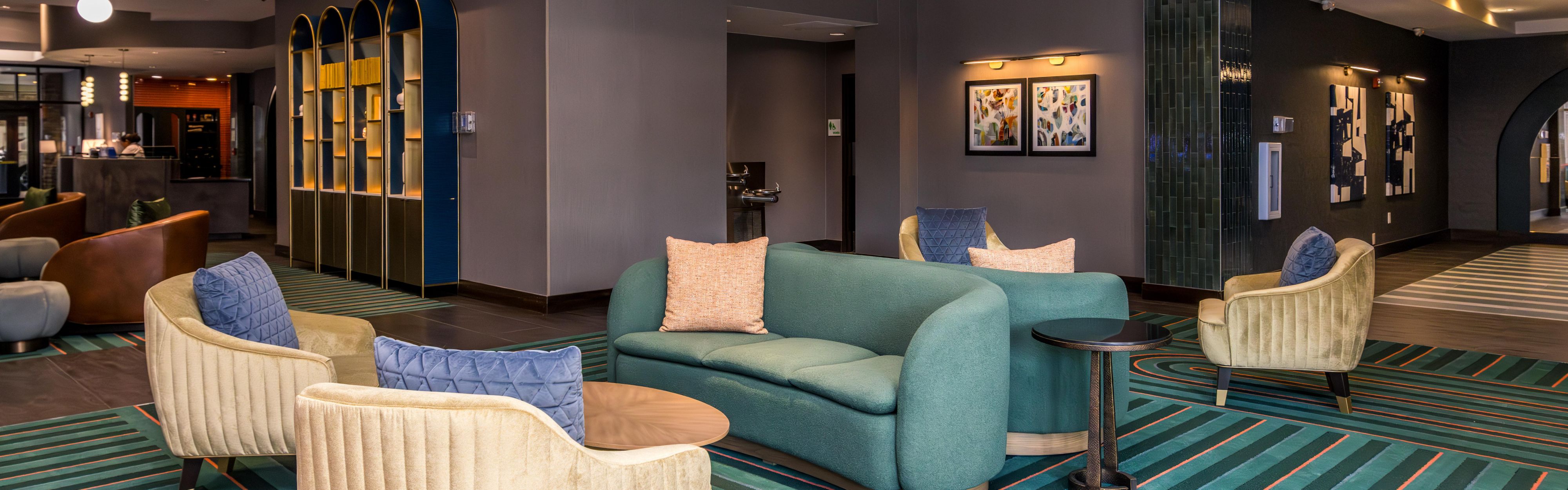 $hotelInfo.mediaDetails.welcomePhotos.primaryPhoto.caption}