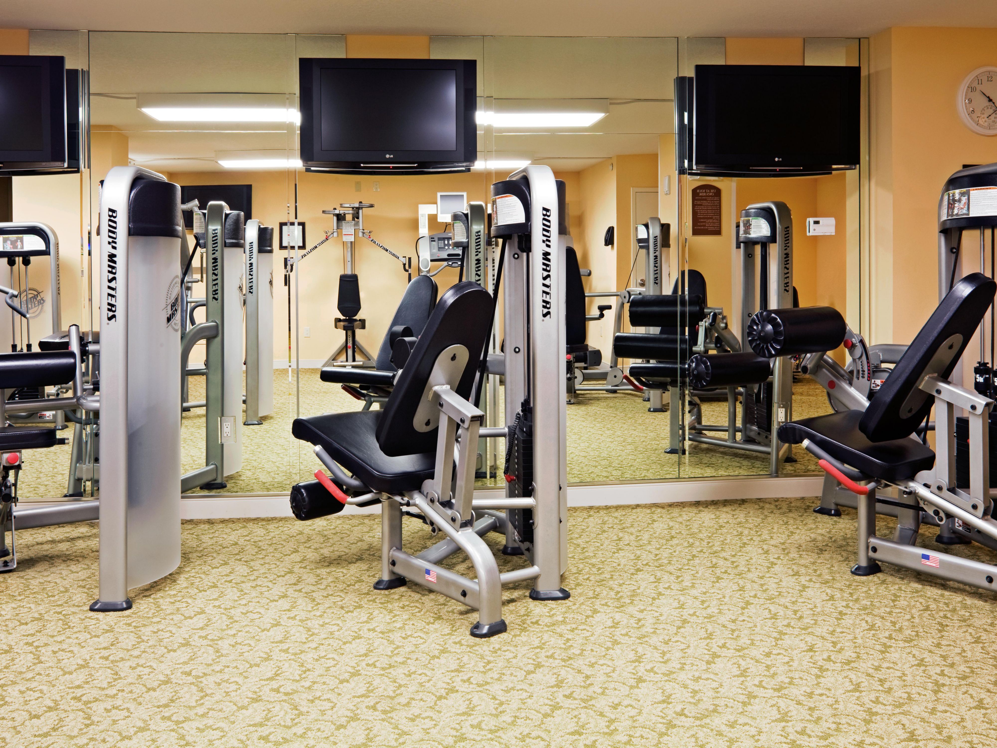Stay active and energized in our Fitness Center. Whether you prefer a cardio workout or a strengthening session with free weights, our fully equipped facility ensures you have everything you need for a satisfying workout. Open 24 hours, our Fitness Center fits your schedule.
