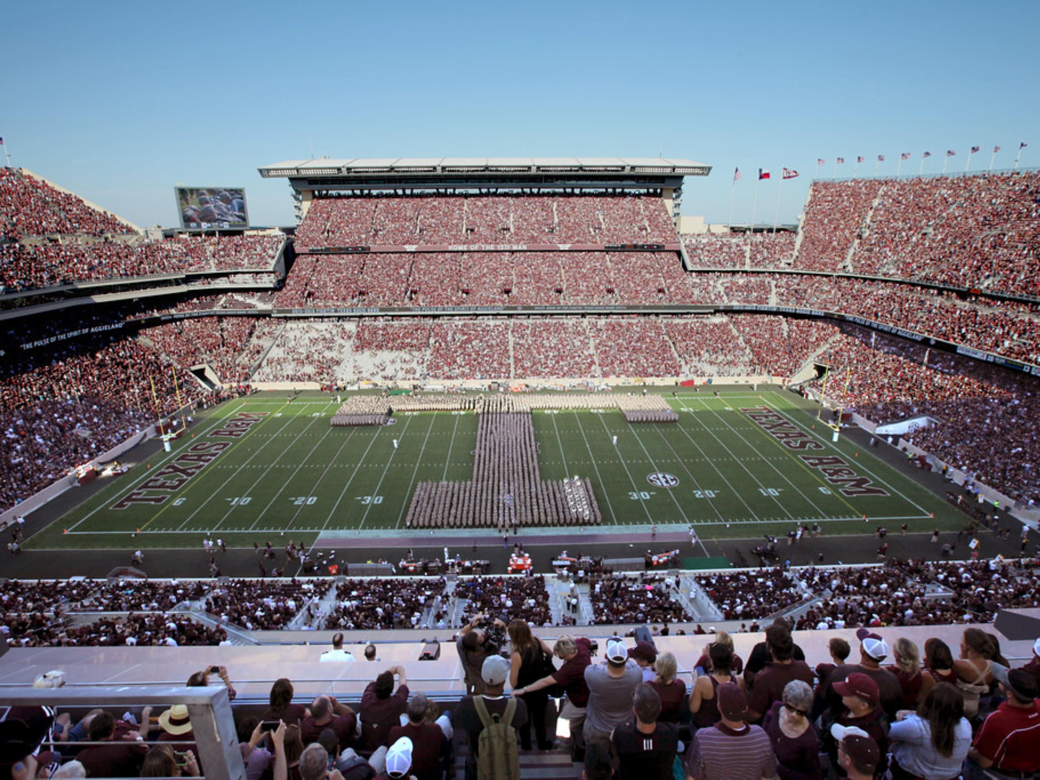Indulge in the spirit of Aggieland with proximity to Texas A&M’s top venues. Whether it's cheering at Kyle Field, attending an event at Reed Arena, or visiting the George Bush Presidential Library, our location offers unparalleled access to campus life. Our hotel is the perfect base for alumni, prospective students, and sports fans. 
