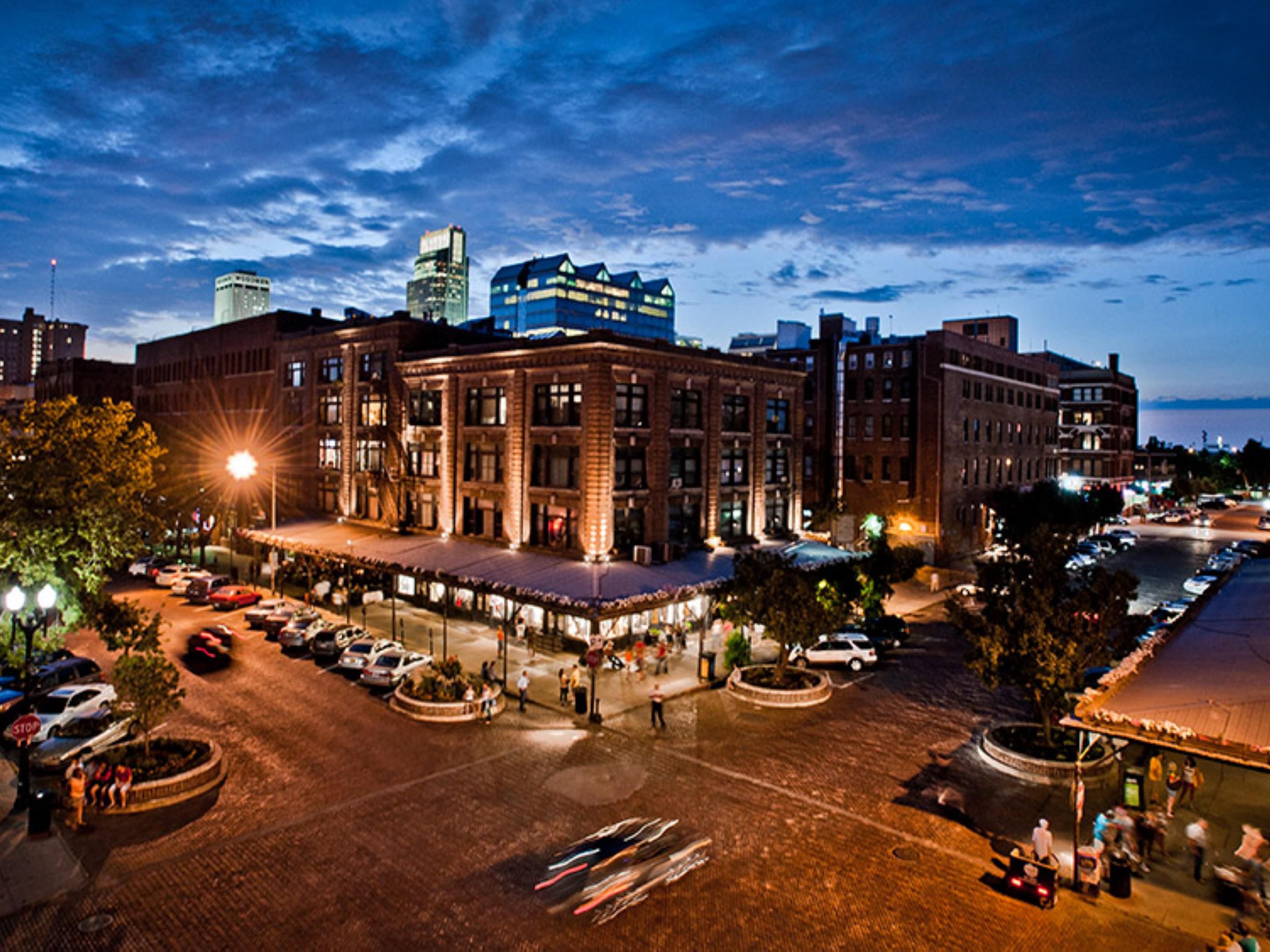 Our location is perfect for concert and show lovers! Enjoy a short drive to Stir Concert Cove, CHI Health Center, Steelhouse, Holland Performing Arts Center, and more. Experience the best venues and entertainment Omaha has to offer, all within easy reach!