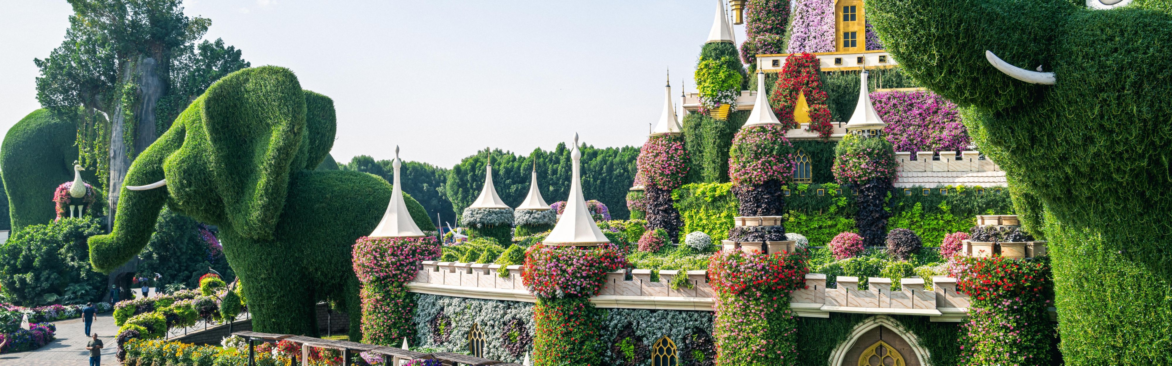 Miracle Garden | 5 mins away from the hotel