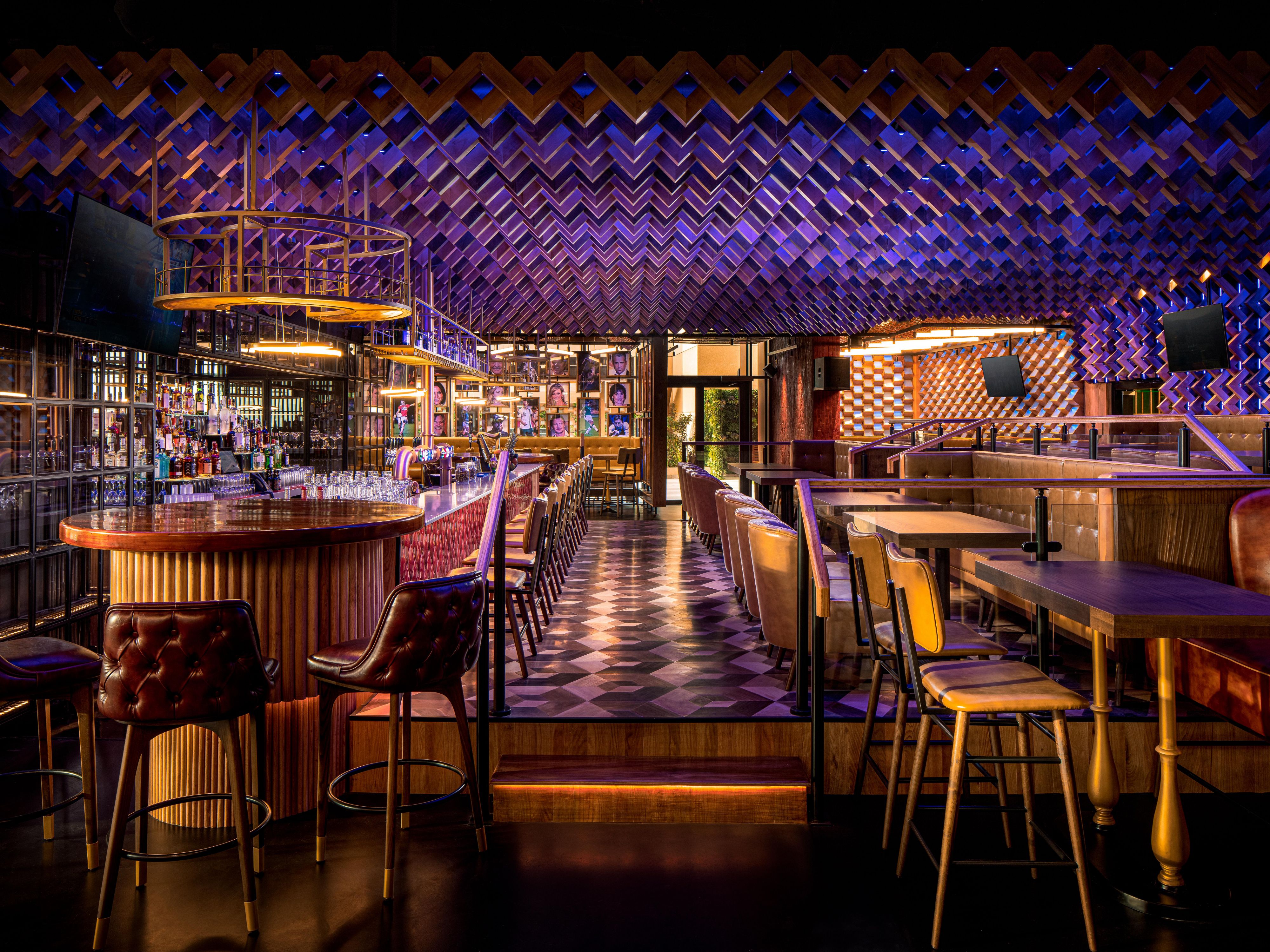 Experience authentic Irish hospitality! The neighborhood's go to destination for live entertainment, sports shows, delicious dining, drinks and fun get together offering with indoor as well as al fresco seating.