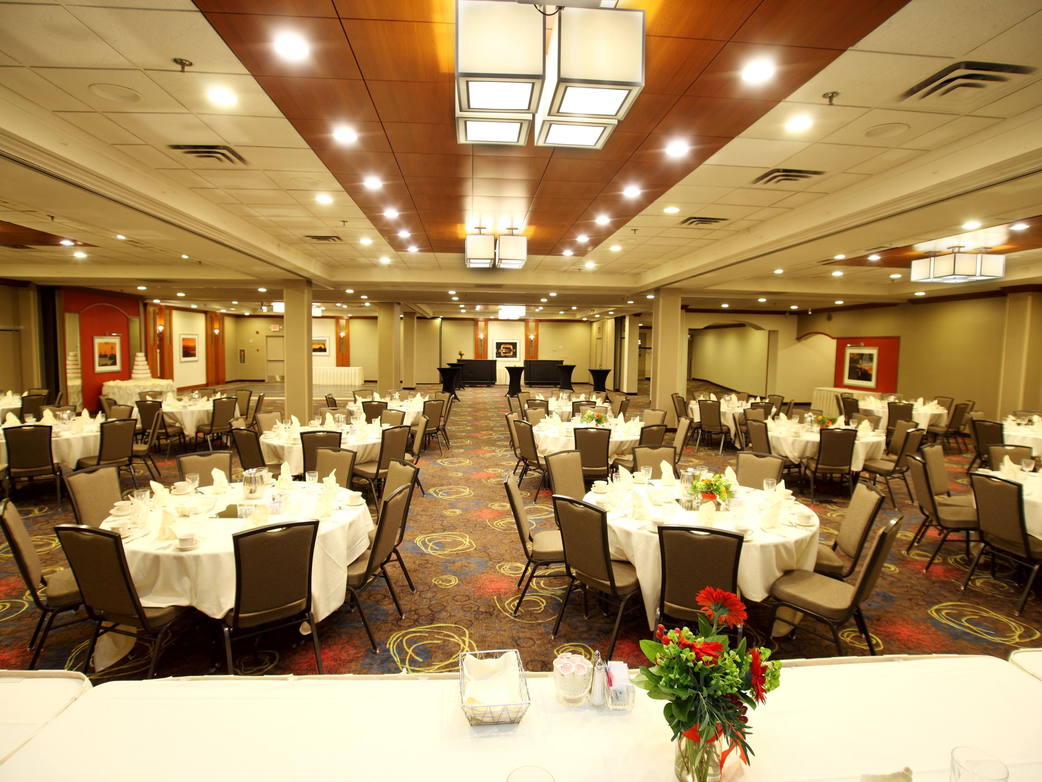 Host your event in our Great Lakes Ballroom, Lyric Conference Center, and other hospitality venues. Whether it's a wedding, corporate meeting, or social gathering for up to 600 guests, we provide everything you need for a successful event. From catering to impeccable service, our team turns ordinary gatherings into extraordinary events. 