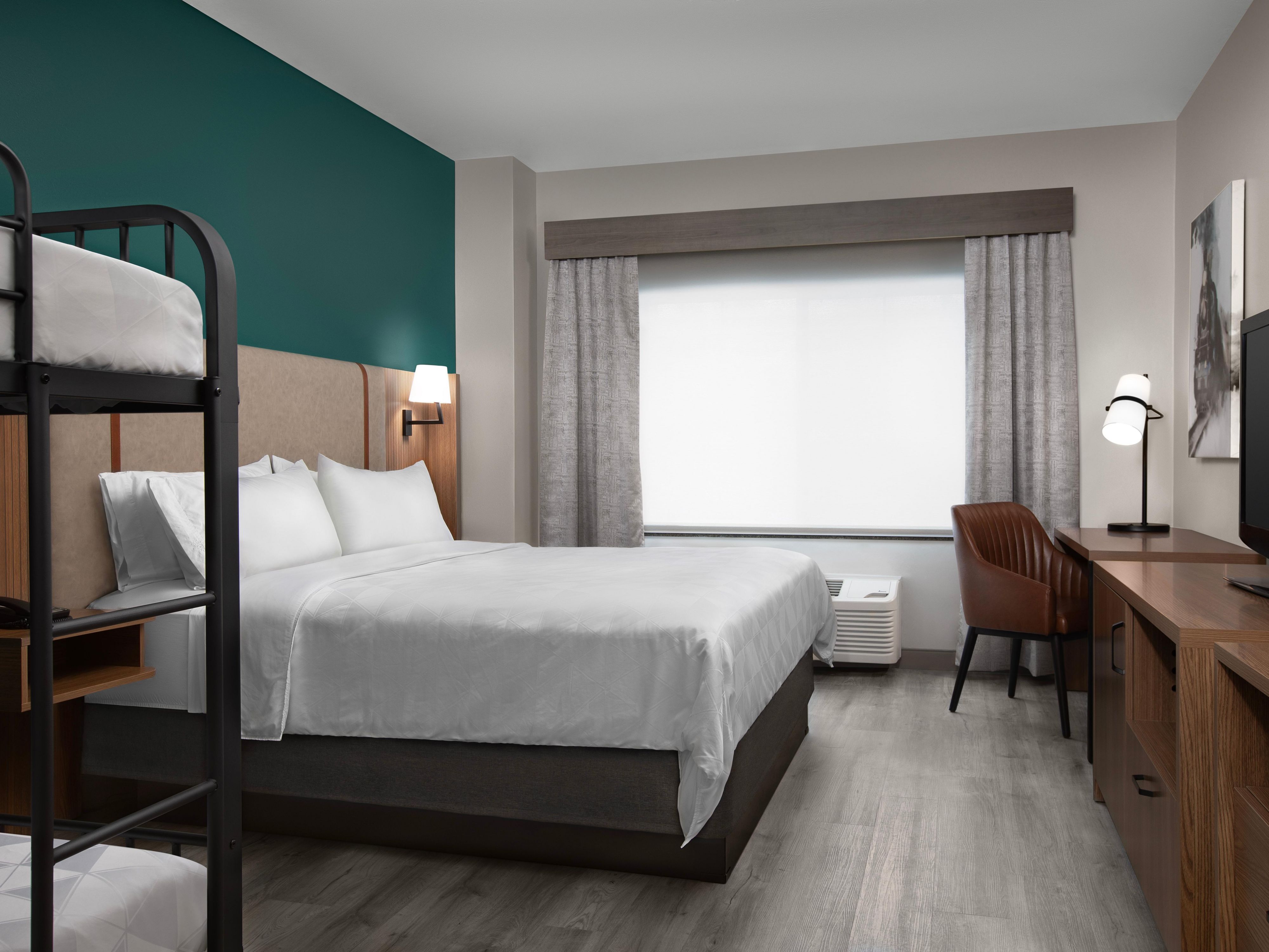 Enjoy memories and traveling with the whole family on your next Durango escape! We are pleased to introduce our new family-friendly premium rooms that feature a king-sized bed, plus bunk beds for the kids.
