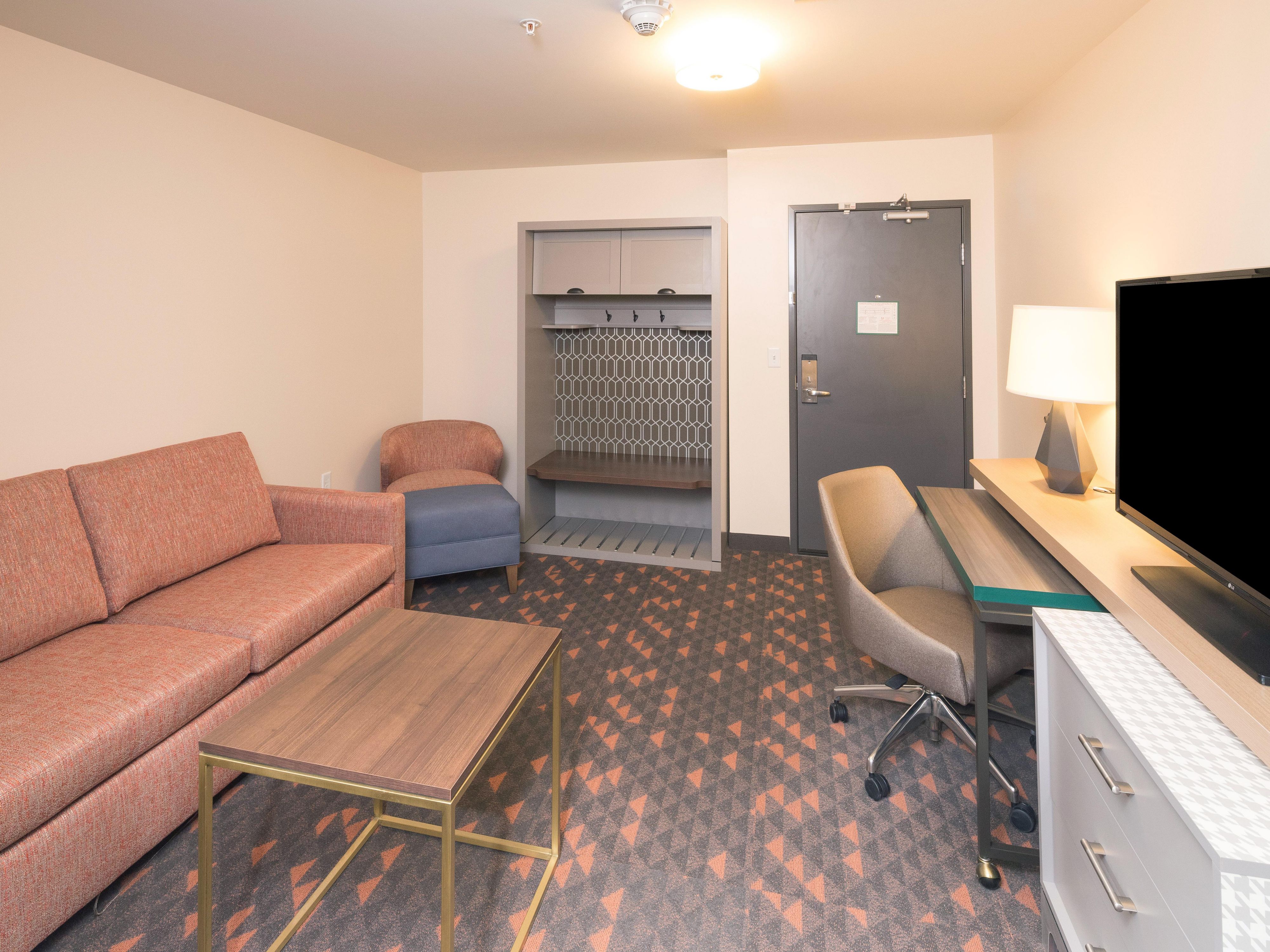 We have a wide variety of room types for all your room needs. All suites include extra TV and living room space. Offering a pull out sofa.