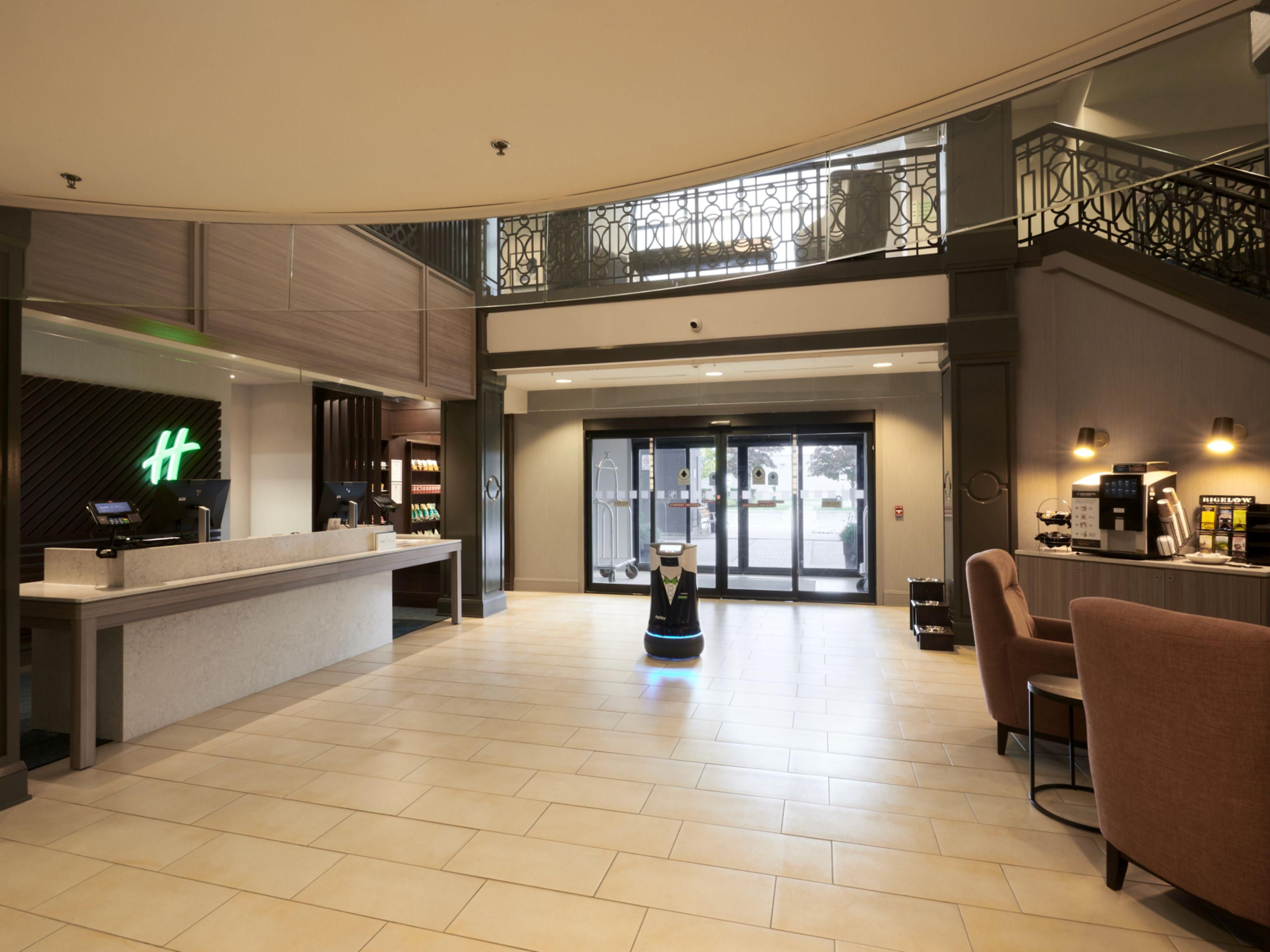 Located in the heart of Kanata, steps to Kanata Centrum, home to restaurants, shopping entertainment. Convenient access to Highway 417, Tanger Outlet Mall, Bell Sensplex, and Canadian Tire Centre, home to the NHL’s Ottawa Senators and world class concerts and events. On site restaurant and bar, Chez Lionel available for breakfast, lunch, and dinner