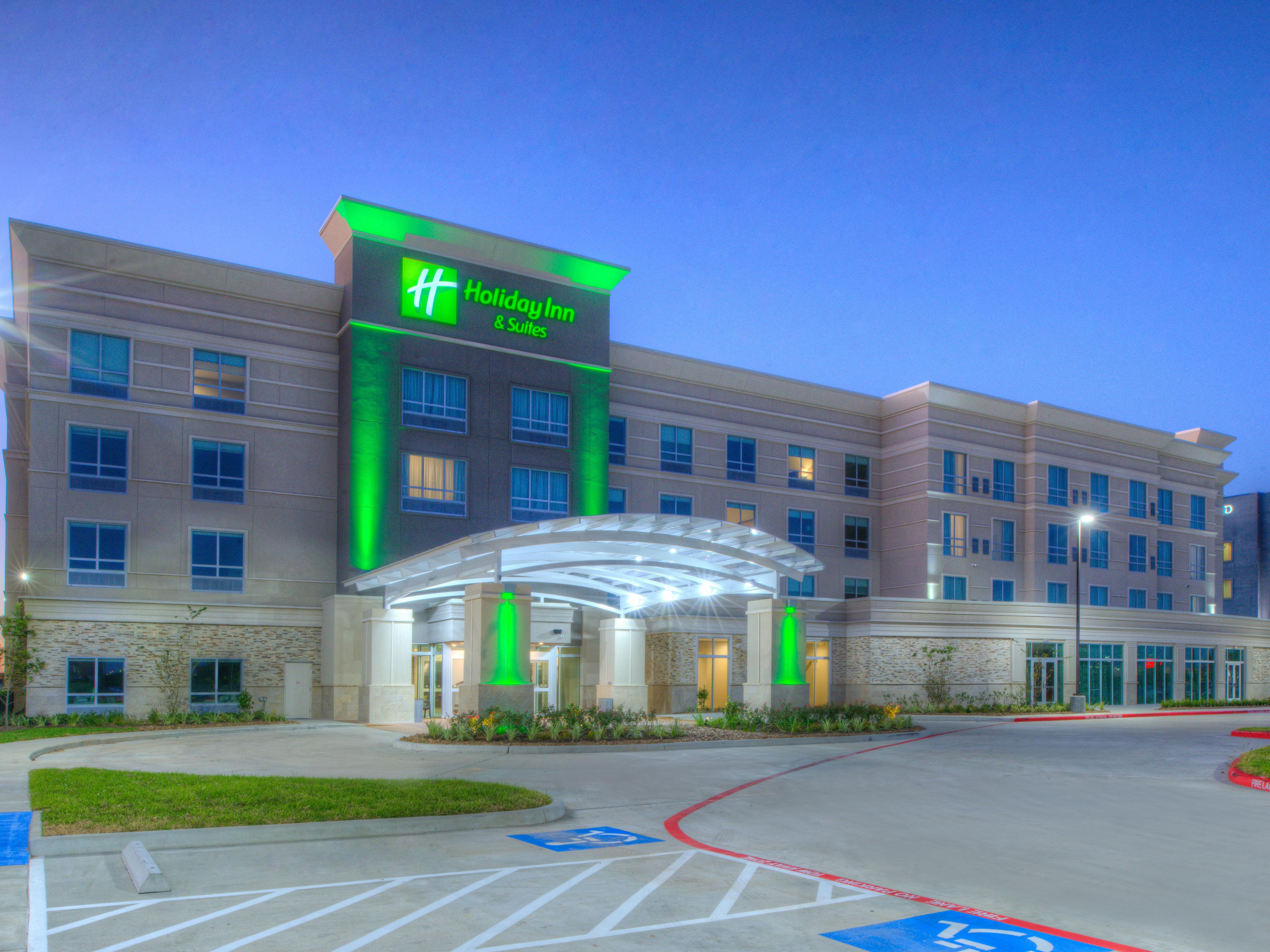 Welcome to Holiday Inn & Suites Hotel in Katy
