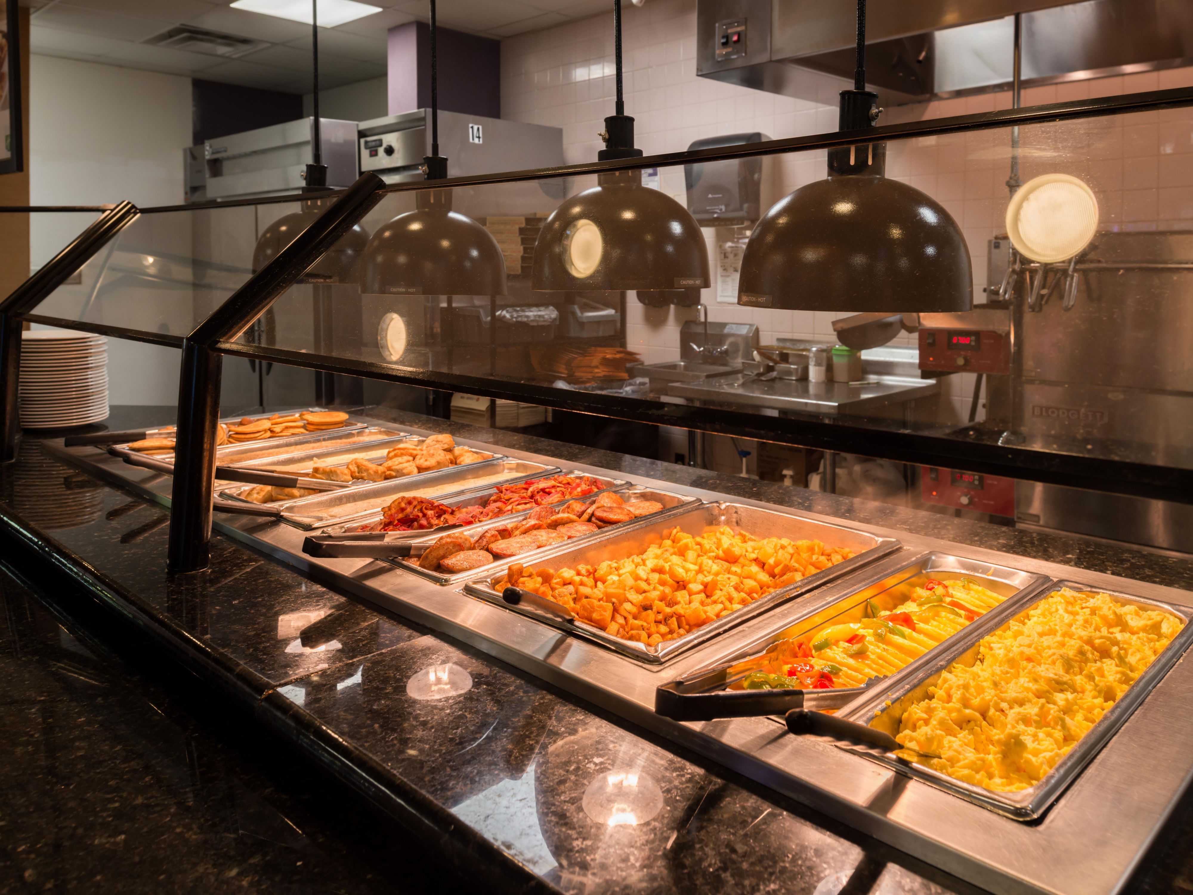 Start your day right at Trattoria Café, open every morning from 6:00 AM to 10:00 AM. Enjoy a delicious hot and cold breakfast buffet featuring a variety of options to suit every taste. From hearty favorites to lighter selections, there's something for everyone to savor; plus, kids under 12 eat free!