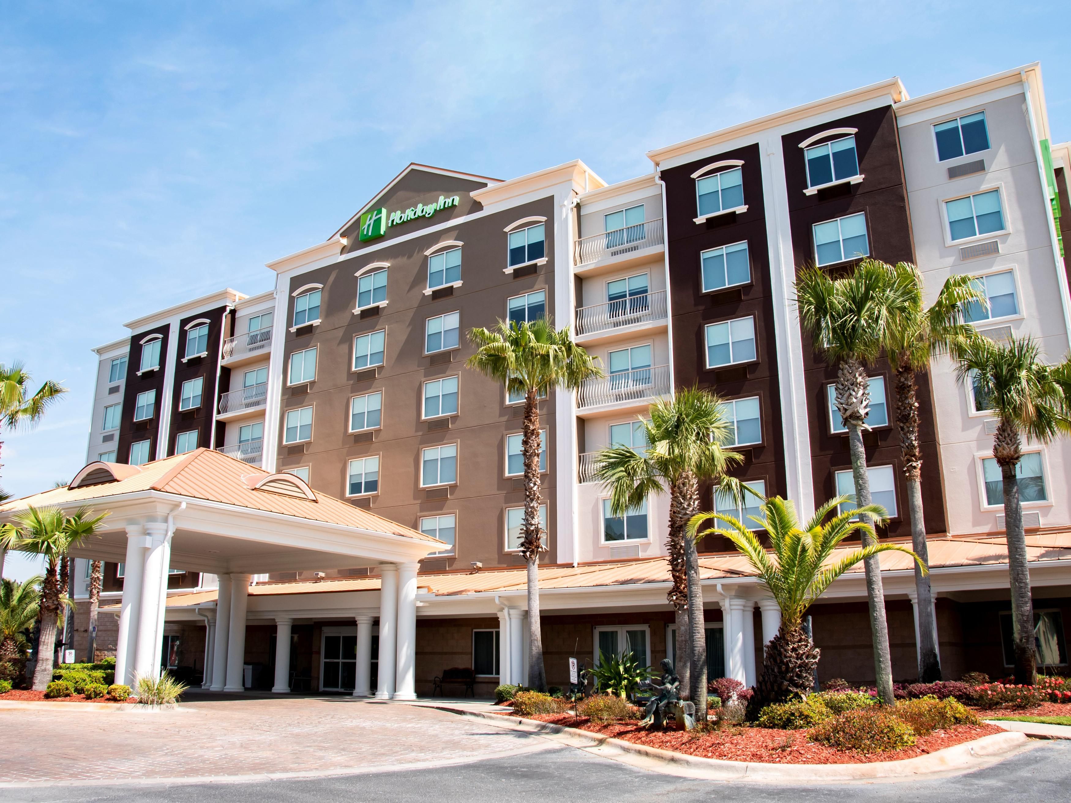 Stay just a short drive from the University of Florida in Gainesville and other North Florida colleges. Whether you’re visiting a student, attending a game, or touring campuses, our convenient Lake City, FL, hotel keeps you close to it all.