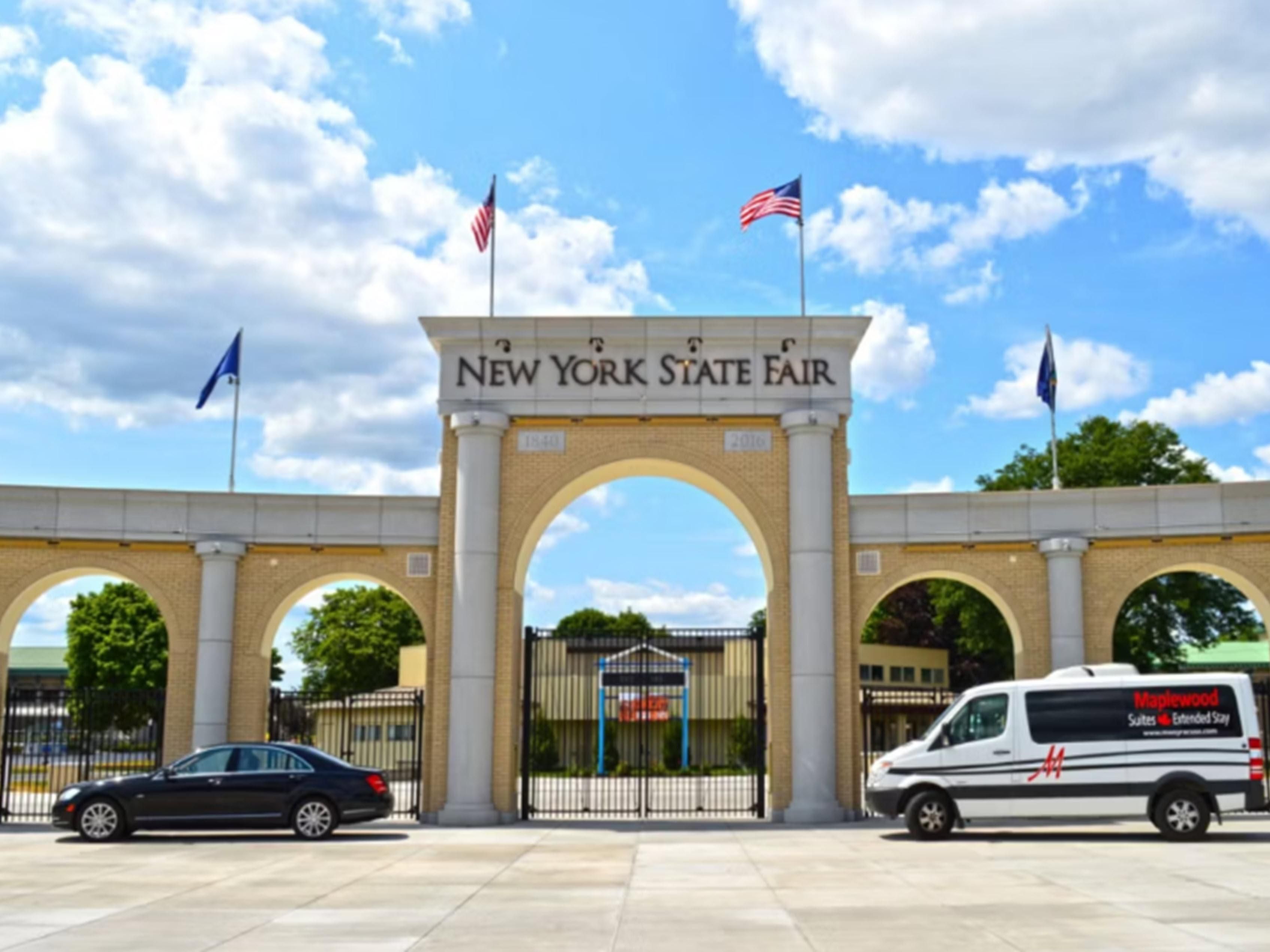 For all you students, university alumni, professors or families of college-scouting high schoolers, take advantage of our close proximity to Syracuse University, an institution within 5 miles of our location! Our free shuttle service is yours to use, ensuring when you visit us, you’ve also got four wheels to get you steps from those historic halls.