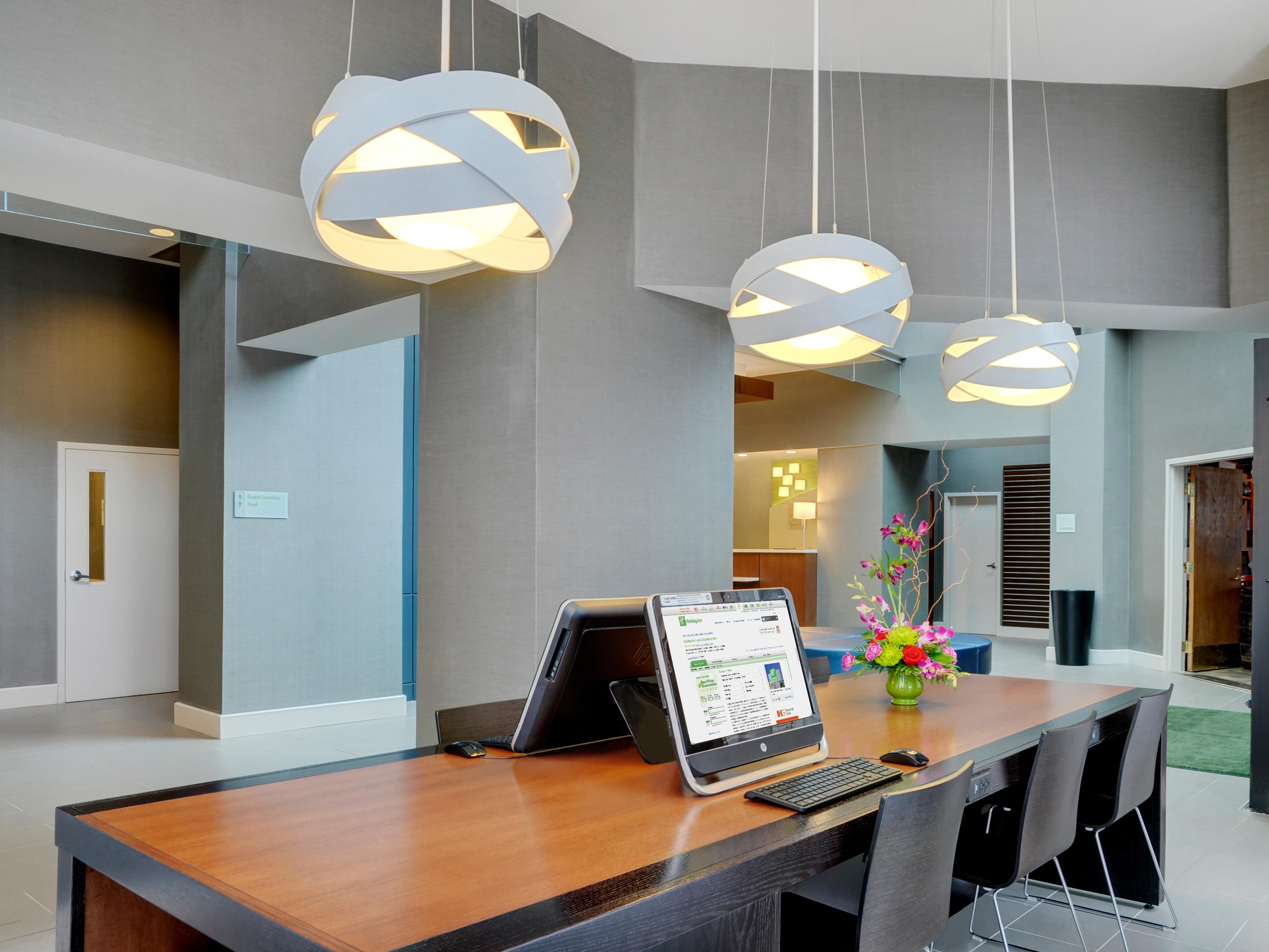 Open Concept Multi Purpose Guest Business Center