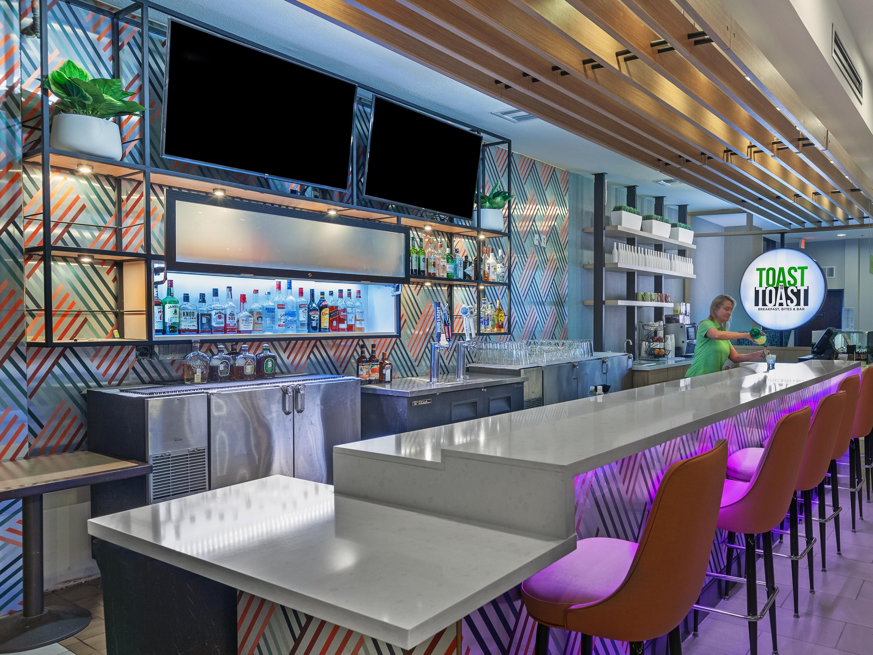 Relax and enjoy drinks with friends and colleagues in our on-property bar, open evenings Monday - Saturday. 