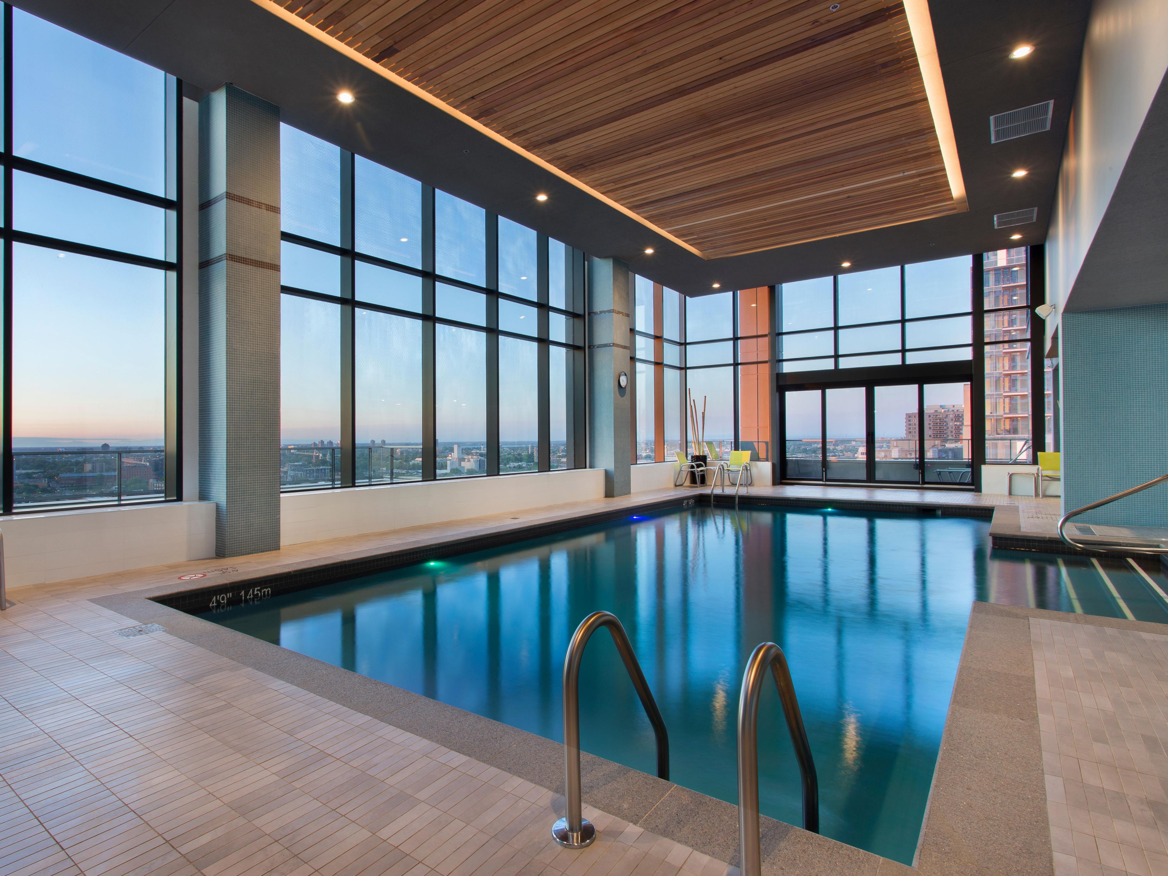 The heated salted pool on high floor has a stunning view on the city of Montreal. The solarium, Jacuzzi, sauna and fitness center free to access for all hotel guests.
