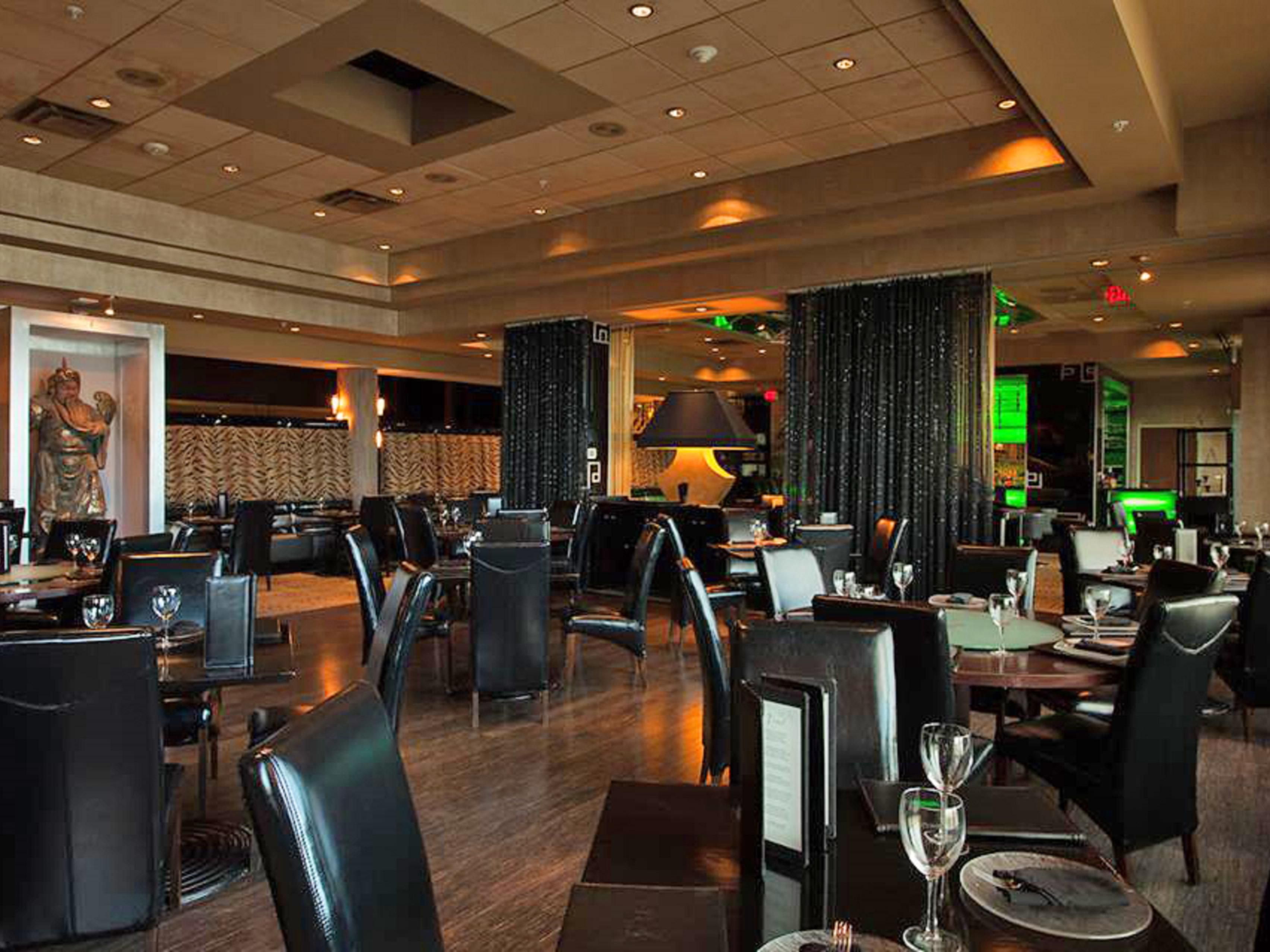 Start your day with a delicious breakfast at Cypress Cafe, our fantastic on-site restaurant. Whether you're looking for a hearty meal to fuel your adventures or a relaxing dinner after a long day, we have you covered. Enjoy a delicious and convenient dining experience without ever leaving the hotel, making your stay even more enjoyable.
